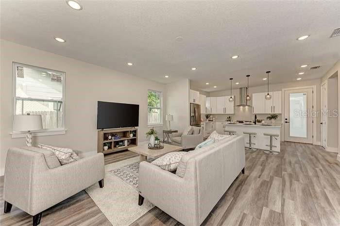 Image 7 of 17 For 3501 3rd Avenue N 1