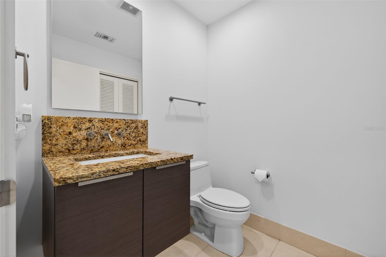 Image 15 of 37 For 175 1st Street S 404