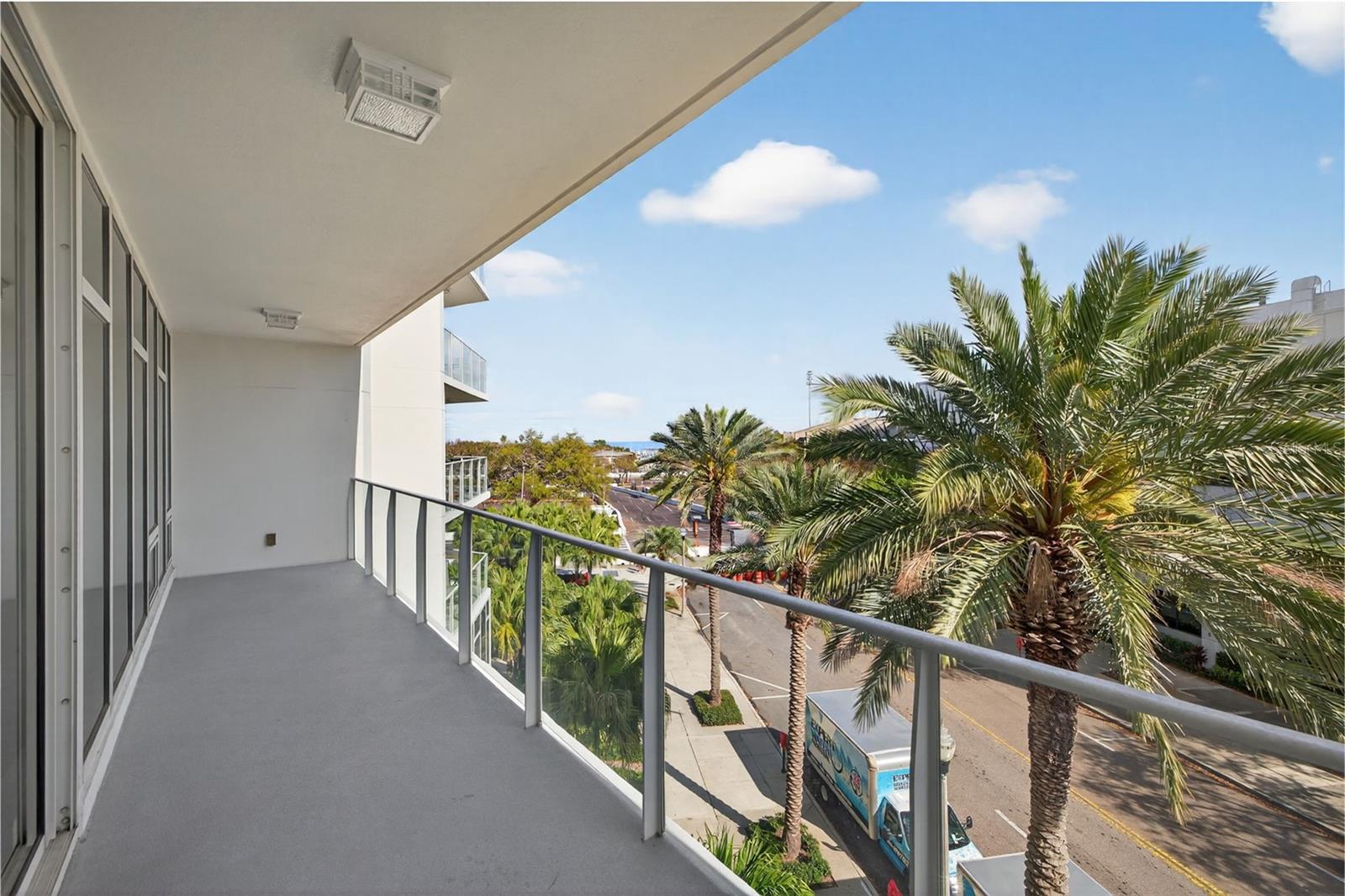 Image 22 of 37 For 175 1st Street S 404