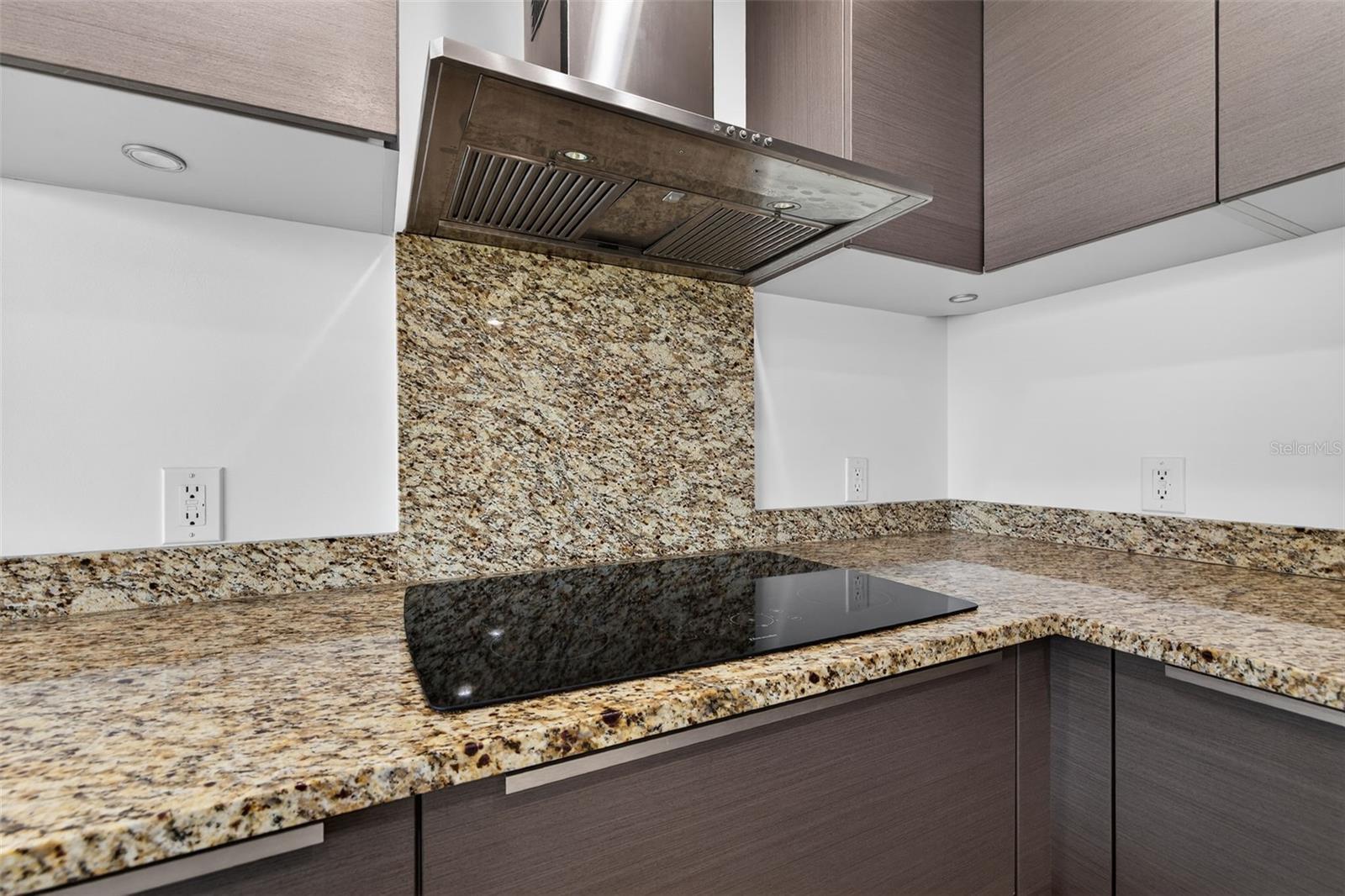 Image 8 of 37 For 175 1st Street S 404