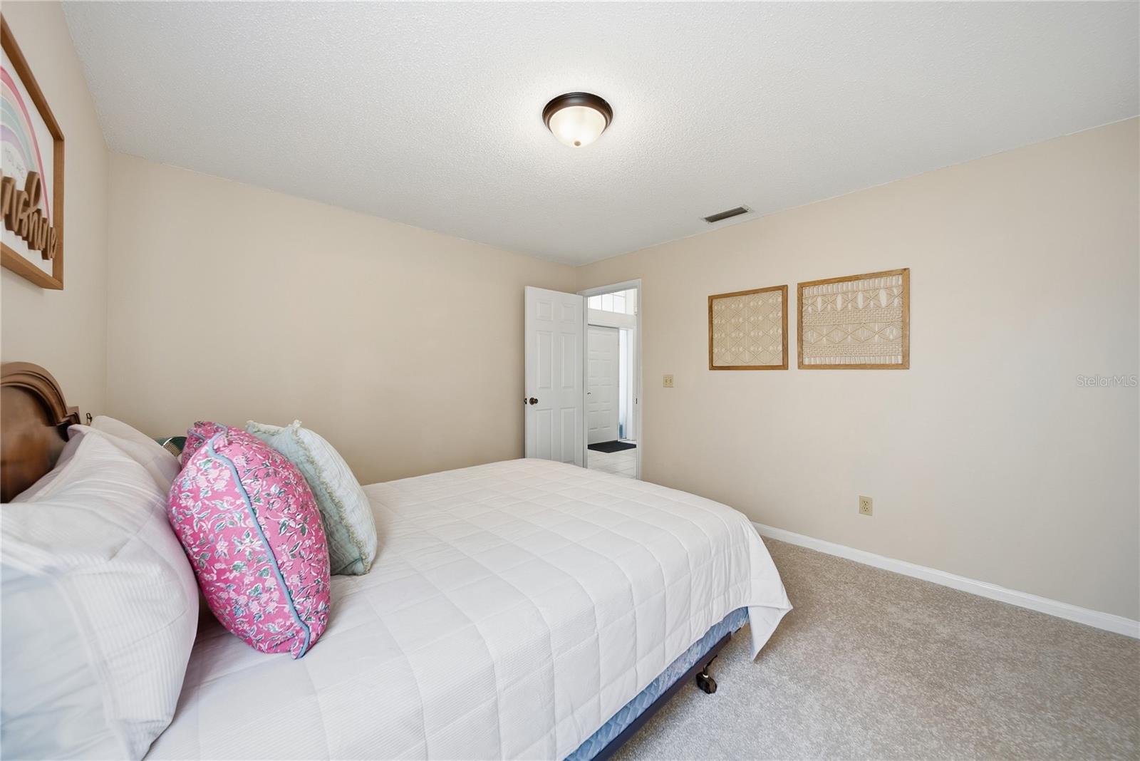 Image 10 of 54 For 1908 River Crossing Drive