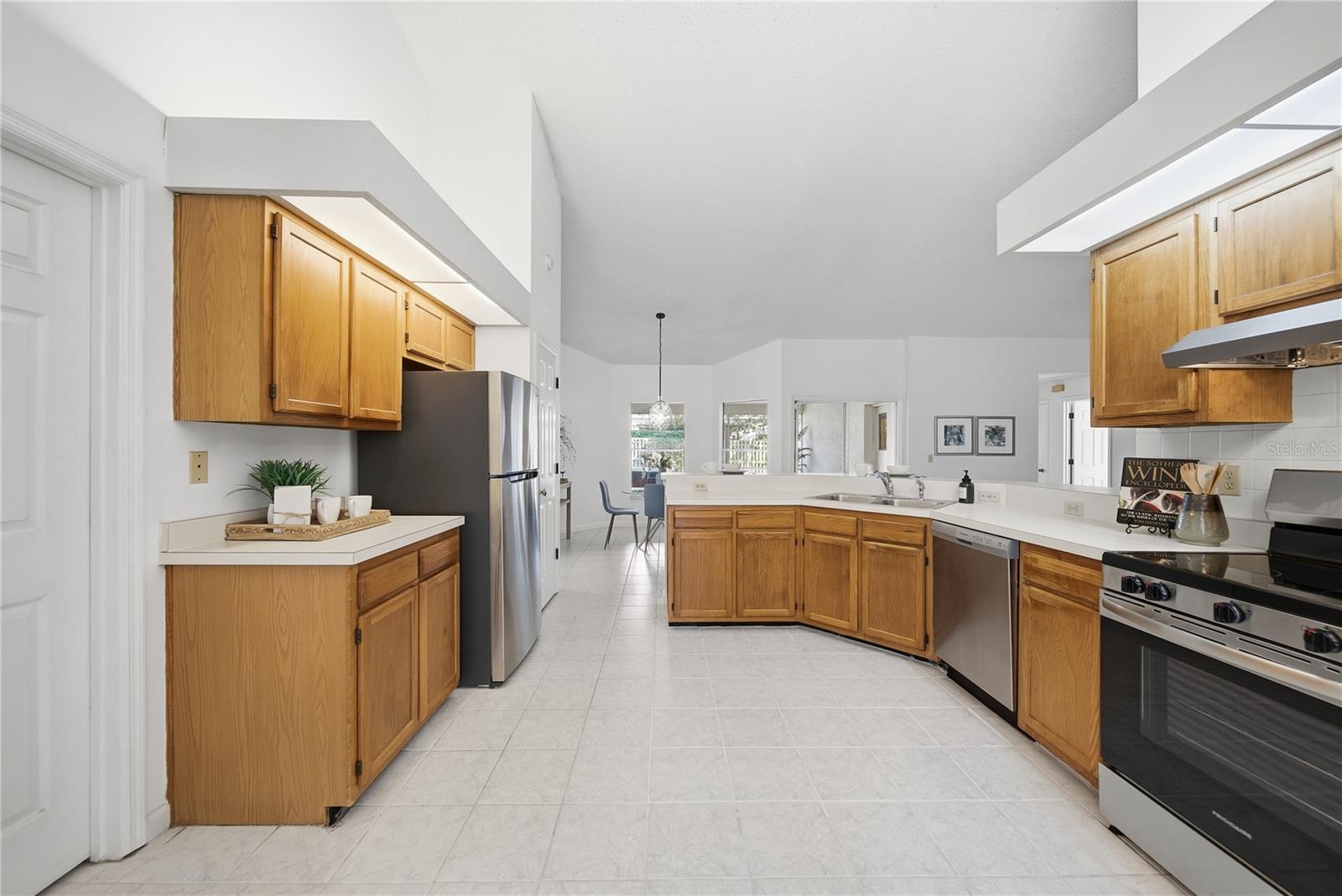 Image 21 of 54 For 1908 River Crossing Drive