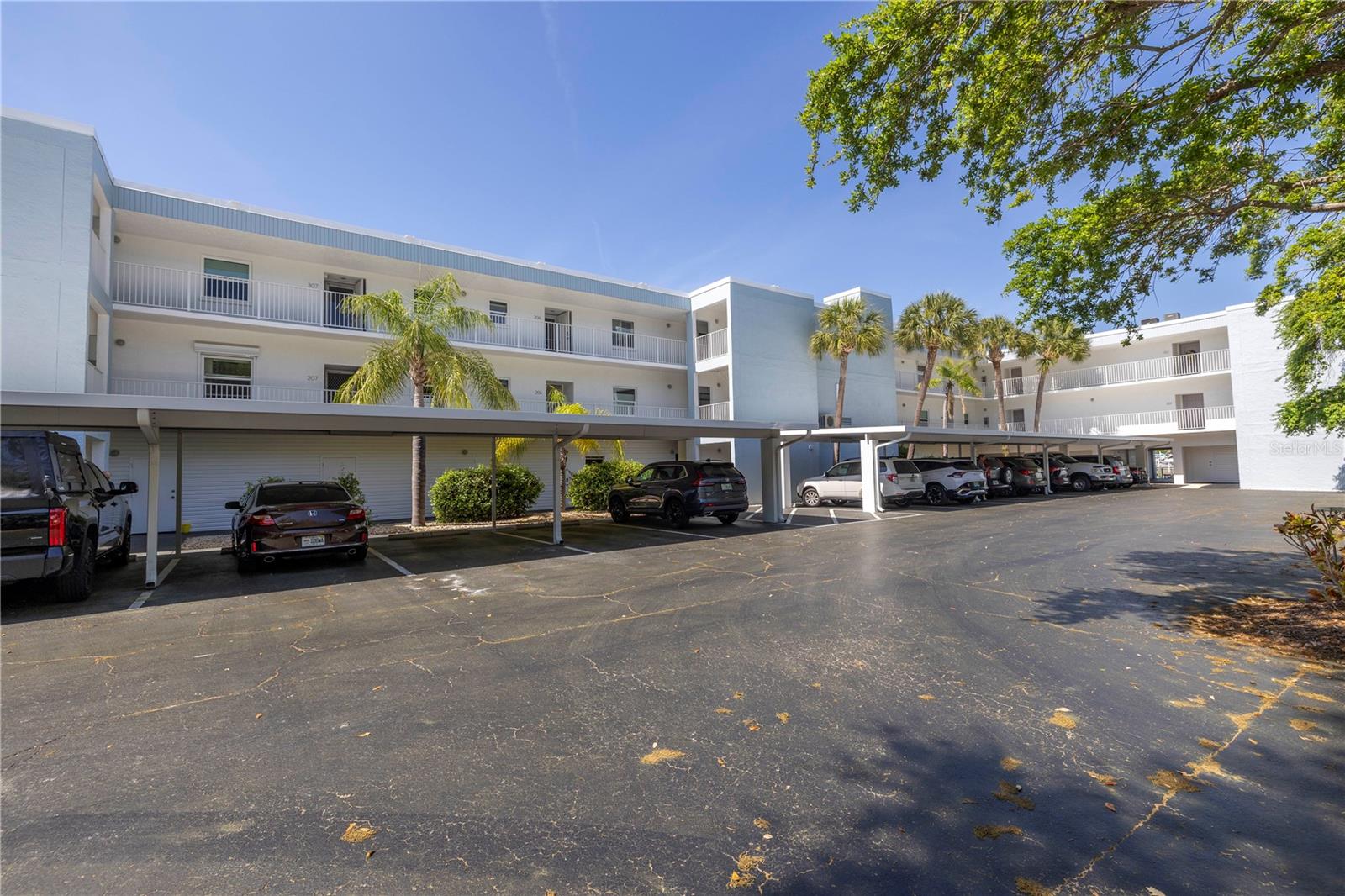 Image 2 of 52 For 340 Pinellas Bayway S 307