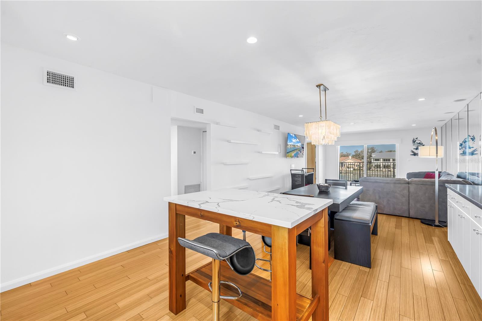 Image 8 of 52 For 340 Pinellas Bayway S 307