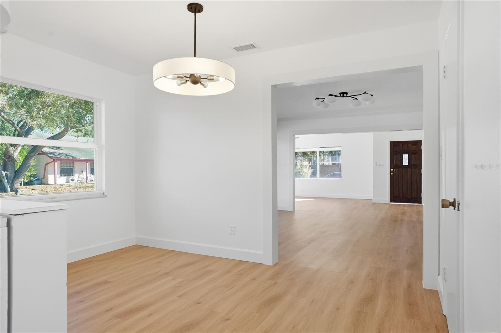 Image 10 of 18 For 2812 Munro Street