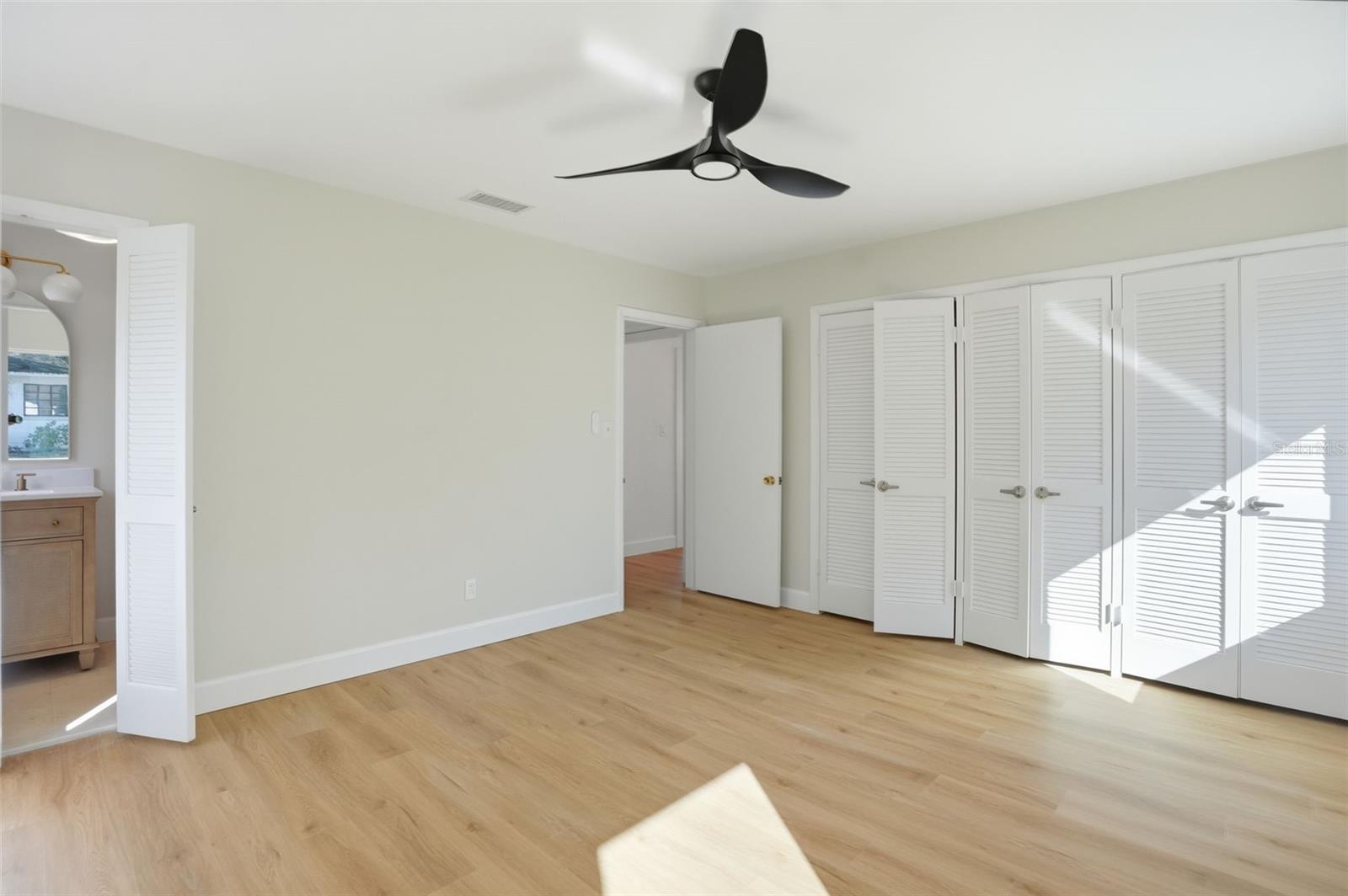 Image 12 of 18 For 2812 Munro Street