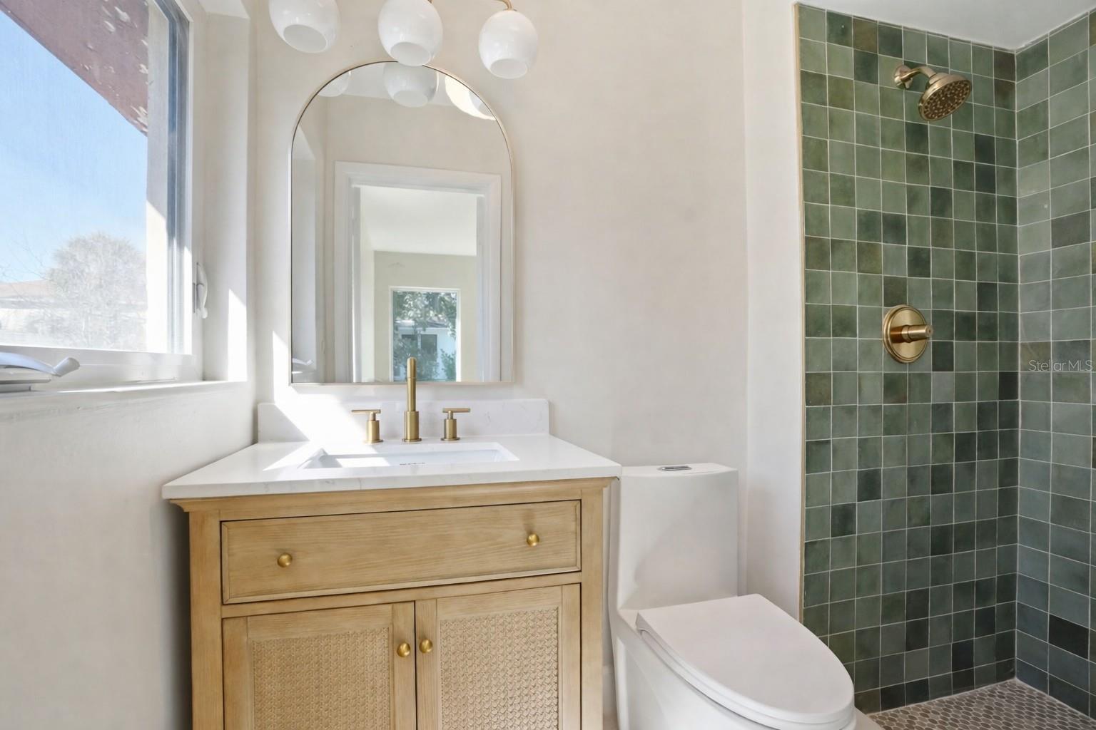 Image 13 of 18 For 2812 Munro Street