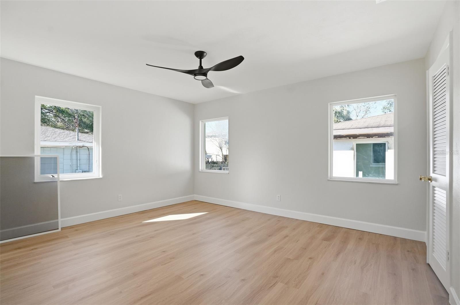 Image 14 of 18 For 2812 Munro Street