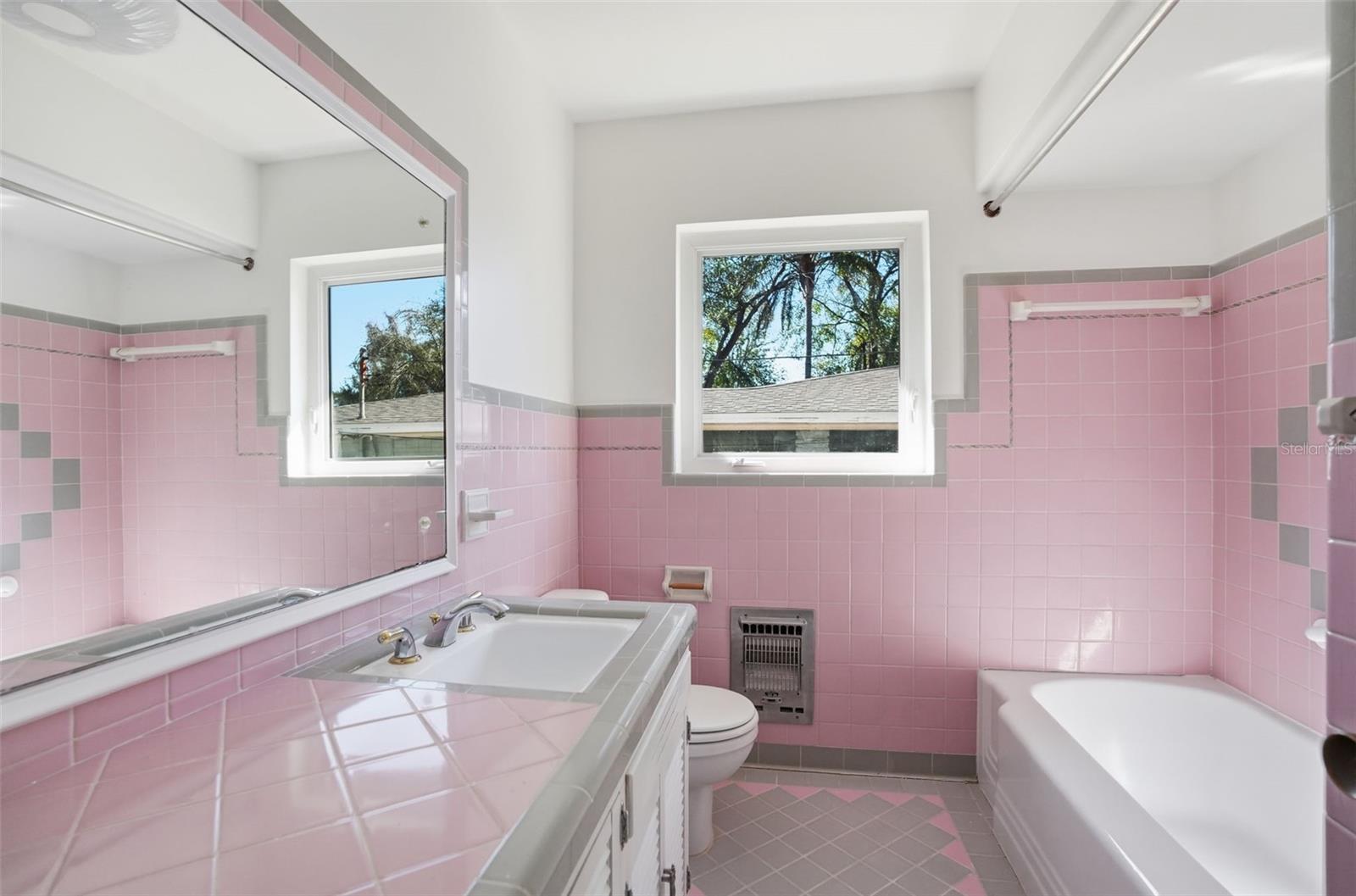 Image 16 of 18 For 2812 Munro Street