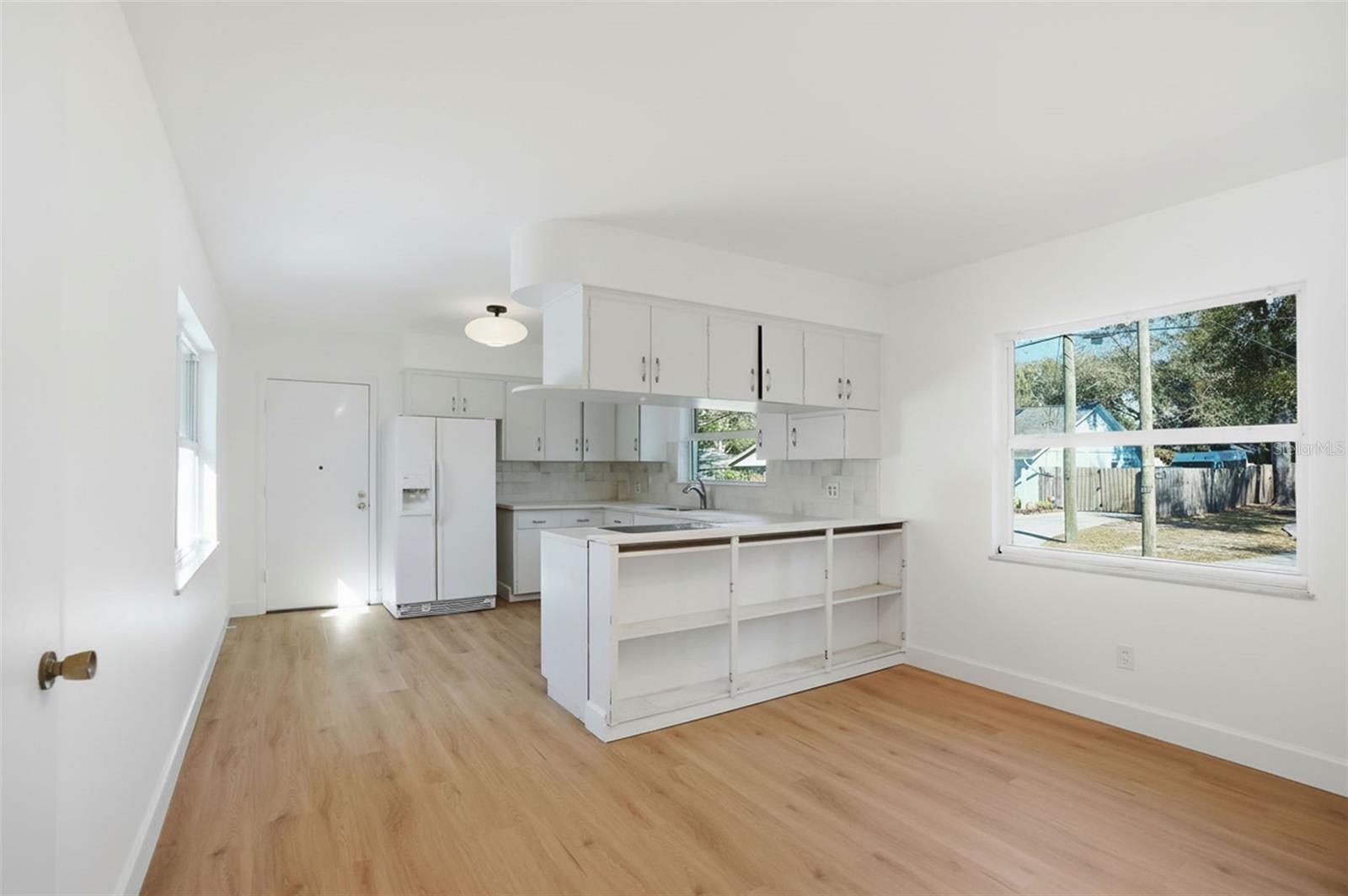 Image 7 of 18 For 2812 Munro Street