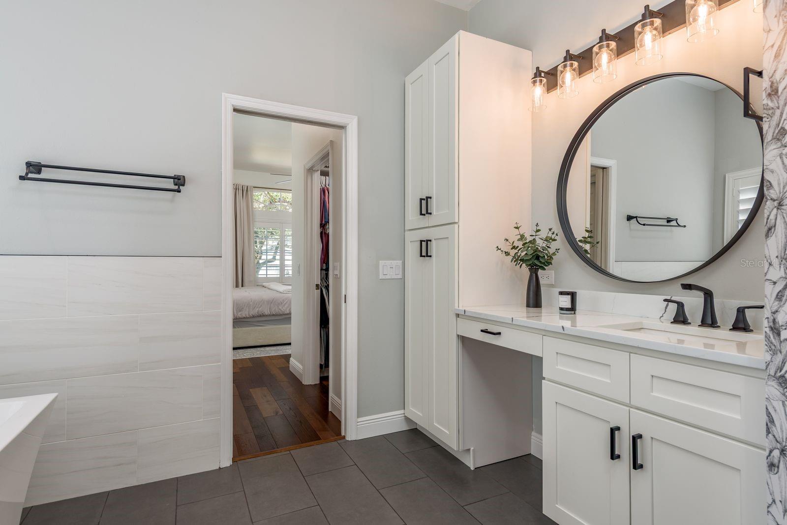 Listing photo id 19 for 1499 Lake Woodlands Parkway