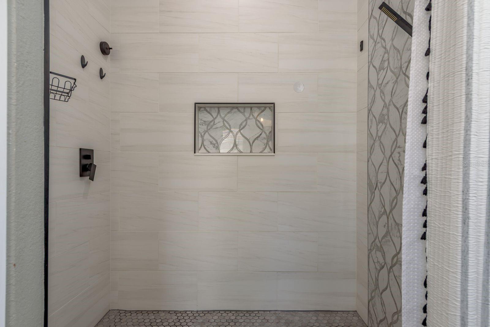 Listing photo id 22 for 1499 Lake Woodlands Parkway