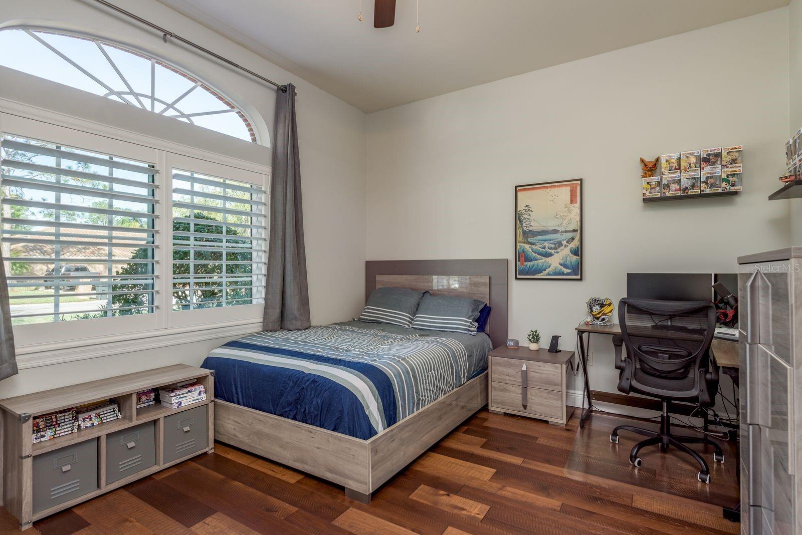 Listing photo id 25 for 1499 Lake Woodlands Parkway