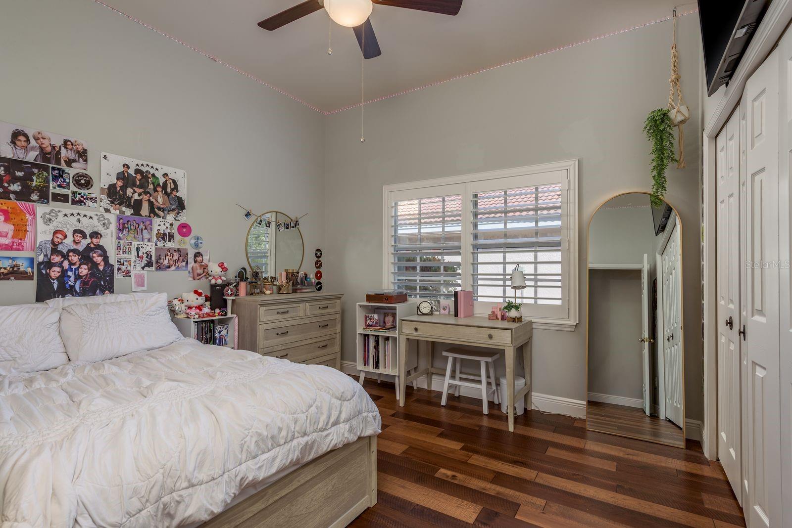 Listing photo id 28 for 1499 Lake Woodlands Parkway