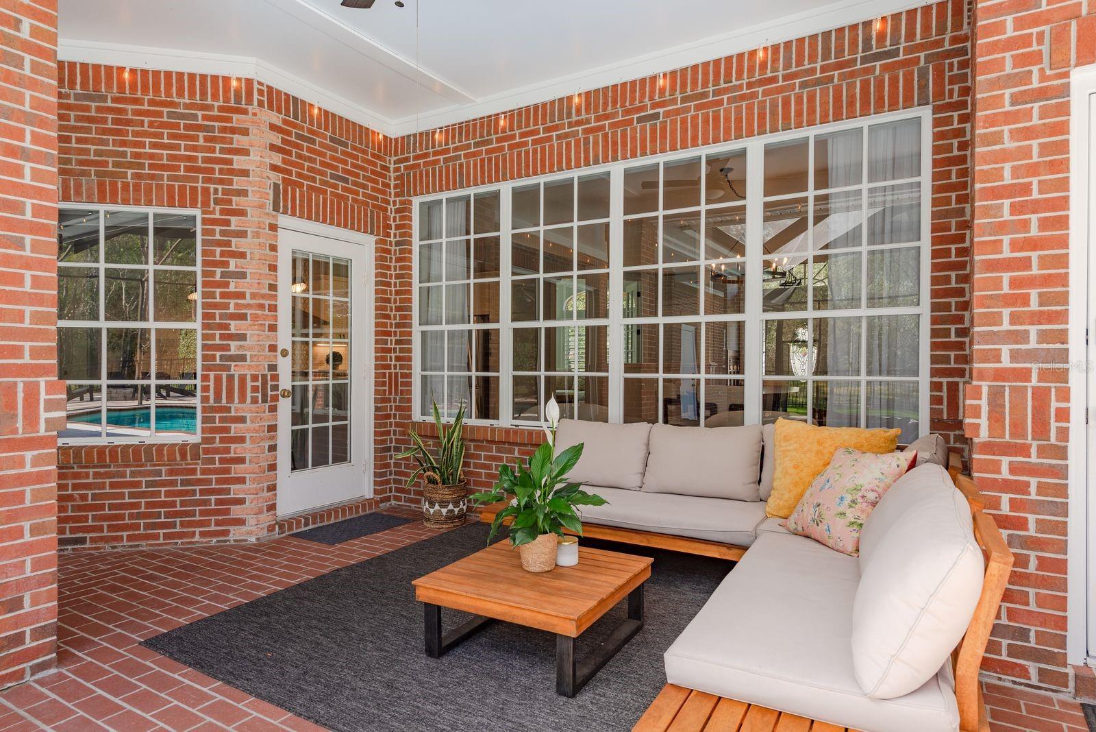 Listing photo id 33 for 1499 Lake Woodlands Parkway