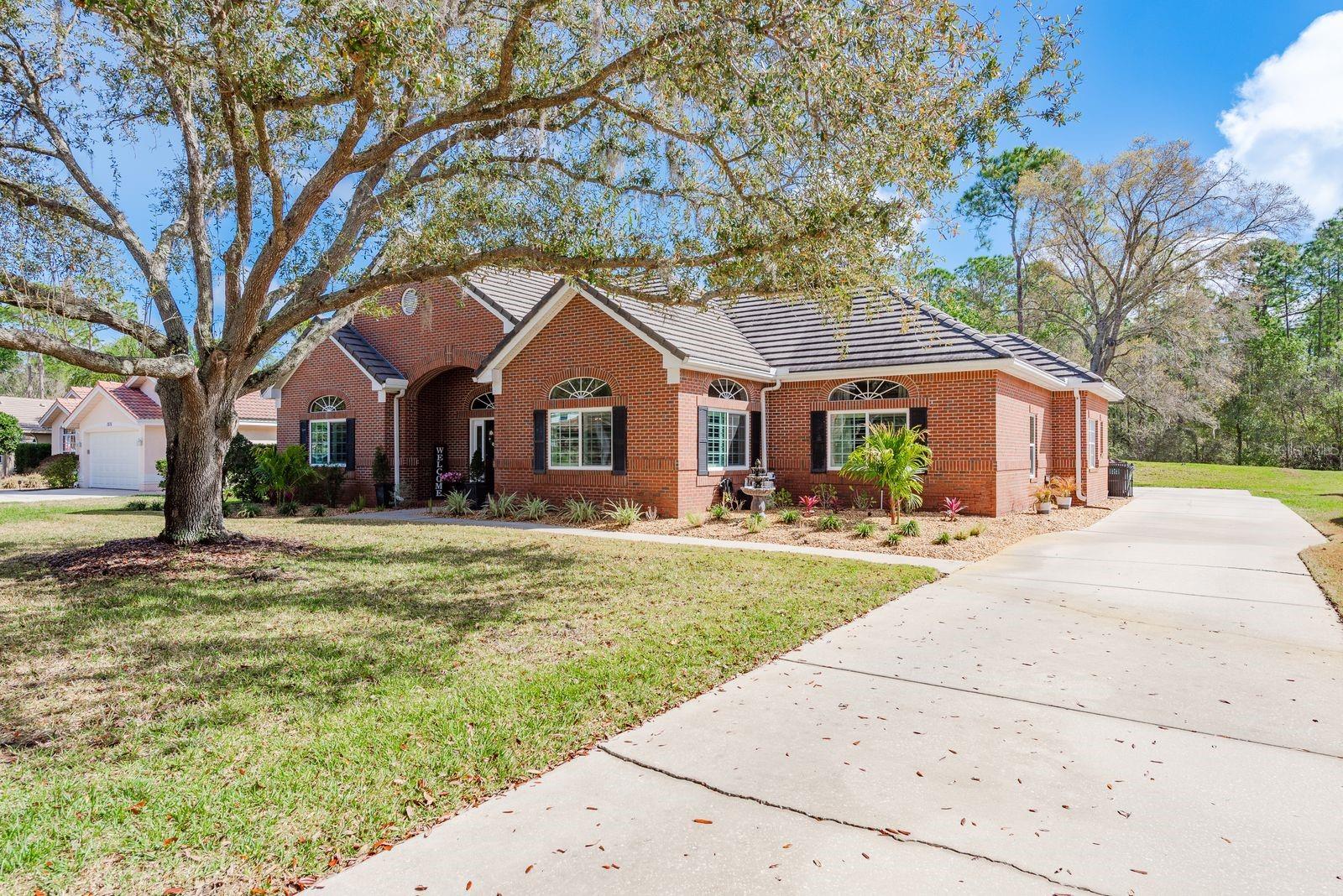 Listing photo id 45 for 1499 Lake Woodlands Parkway