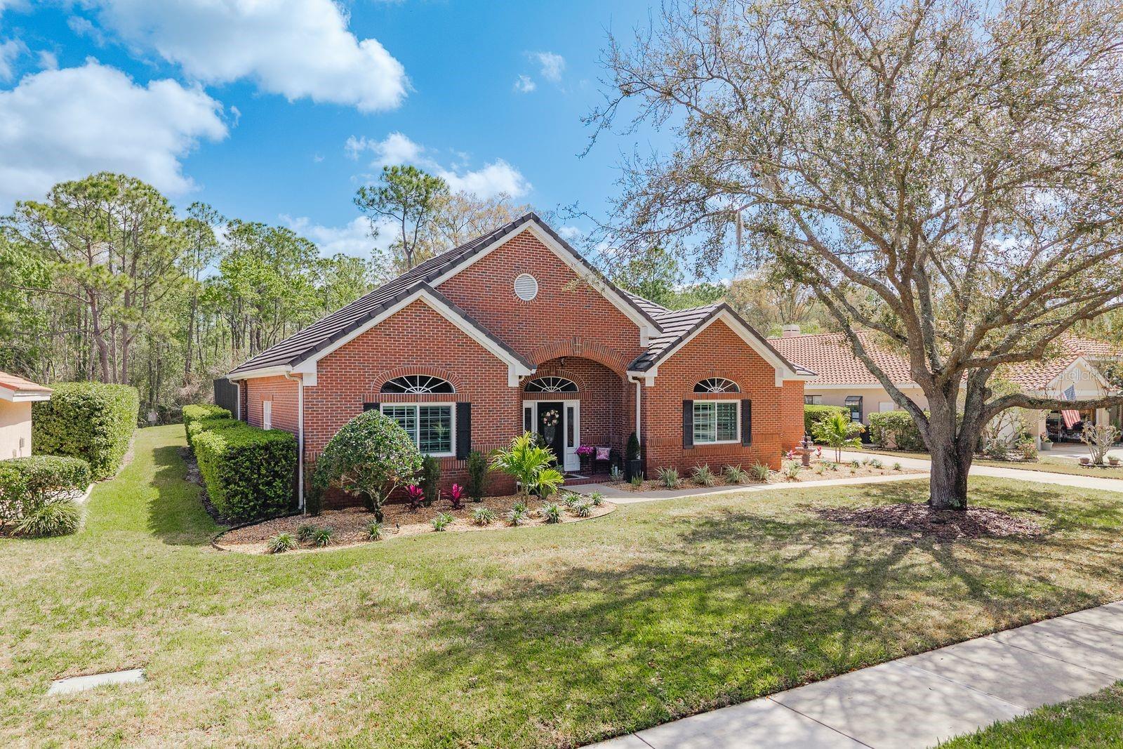 Listing photo id 46 for 1499 Lake Woodlands Parkway