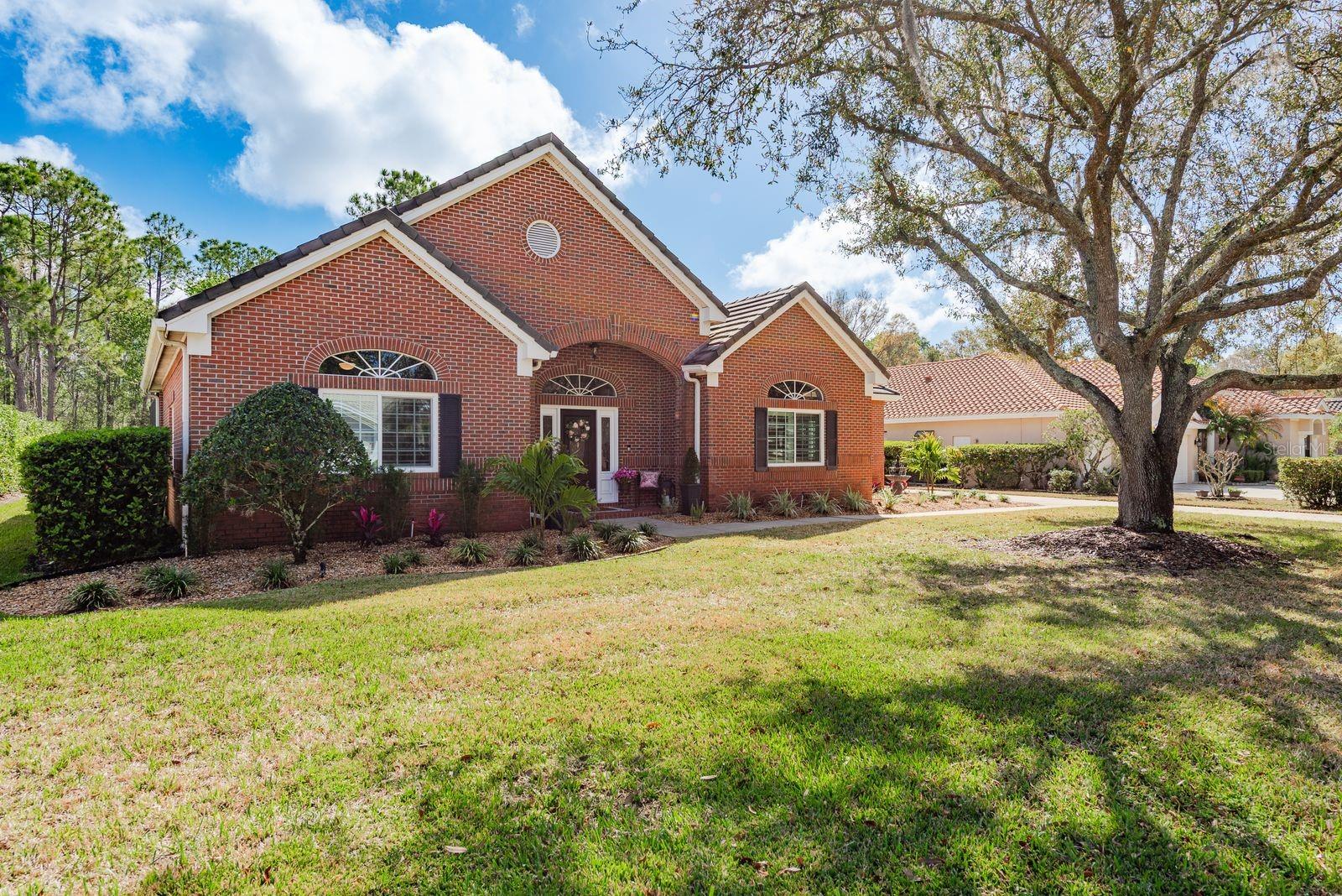 Listing photo id 49 for 1499 Lake Woodlands Parkway