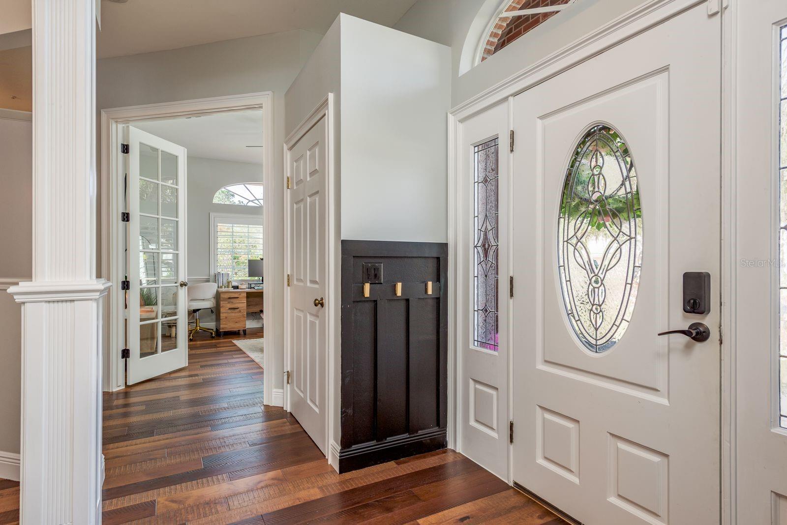 Listing photo id 4 for 1499 Lake Woodlands Parkway