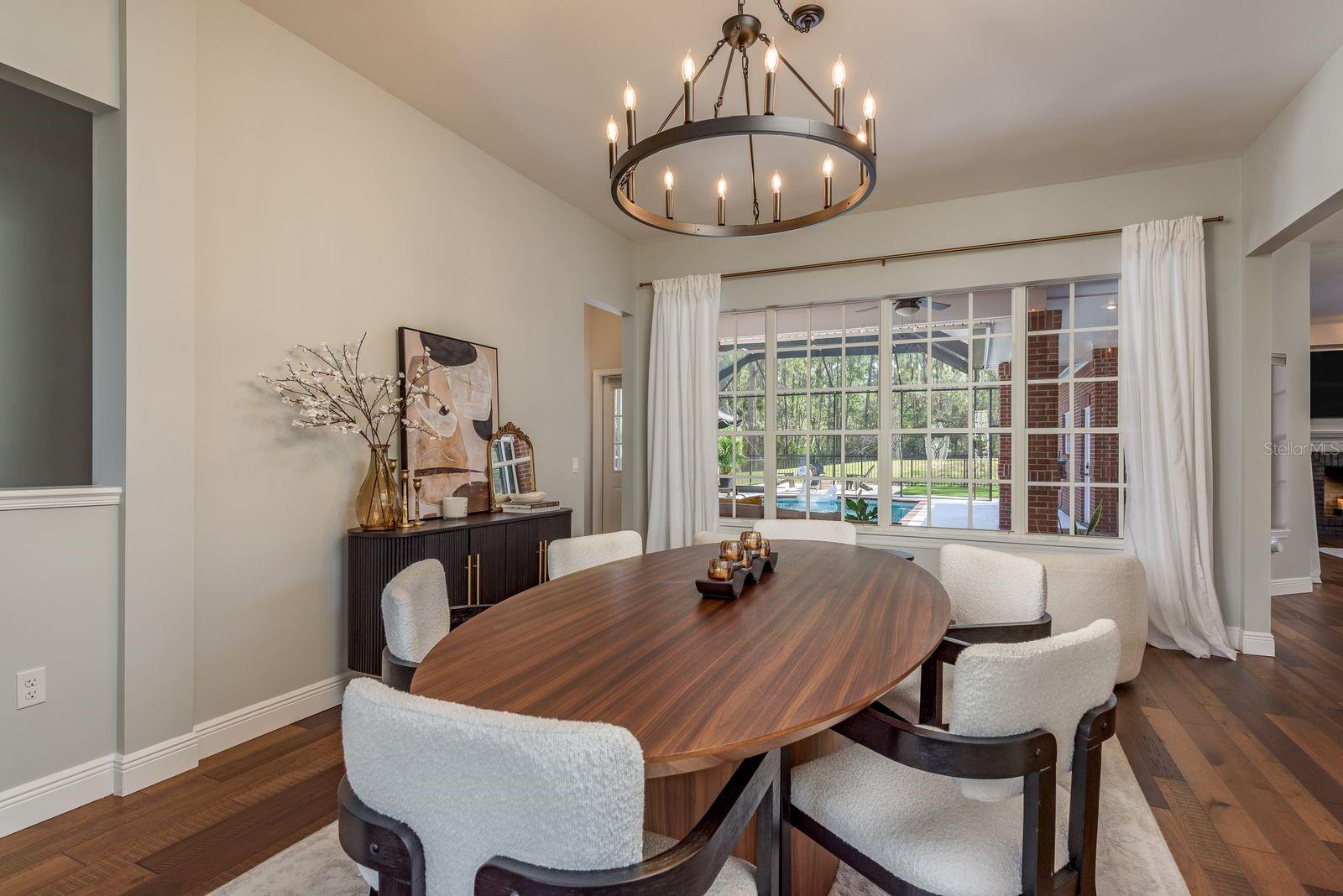 Listing photo id 7 for 1499 Lake Woodlands Parkway