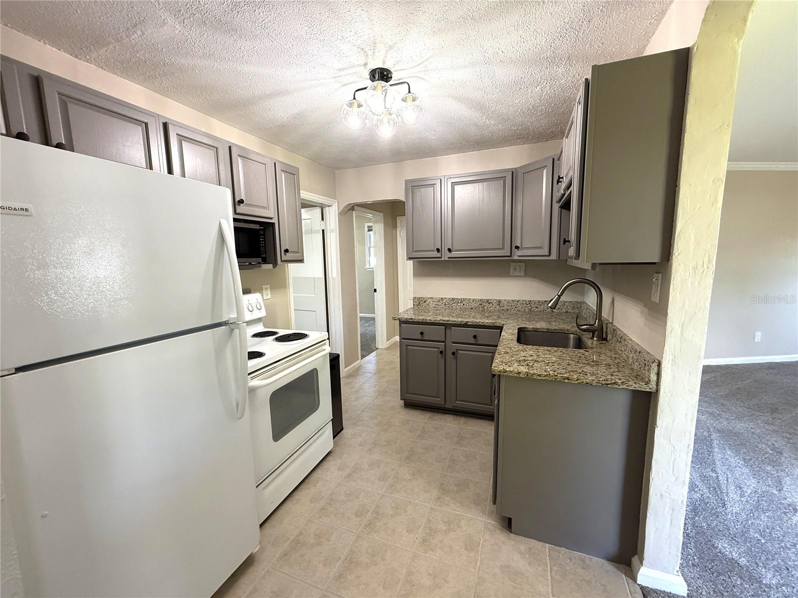 Image 11 of 28 For 6923 Dartmouth Avenue N