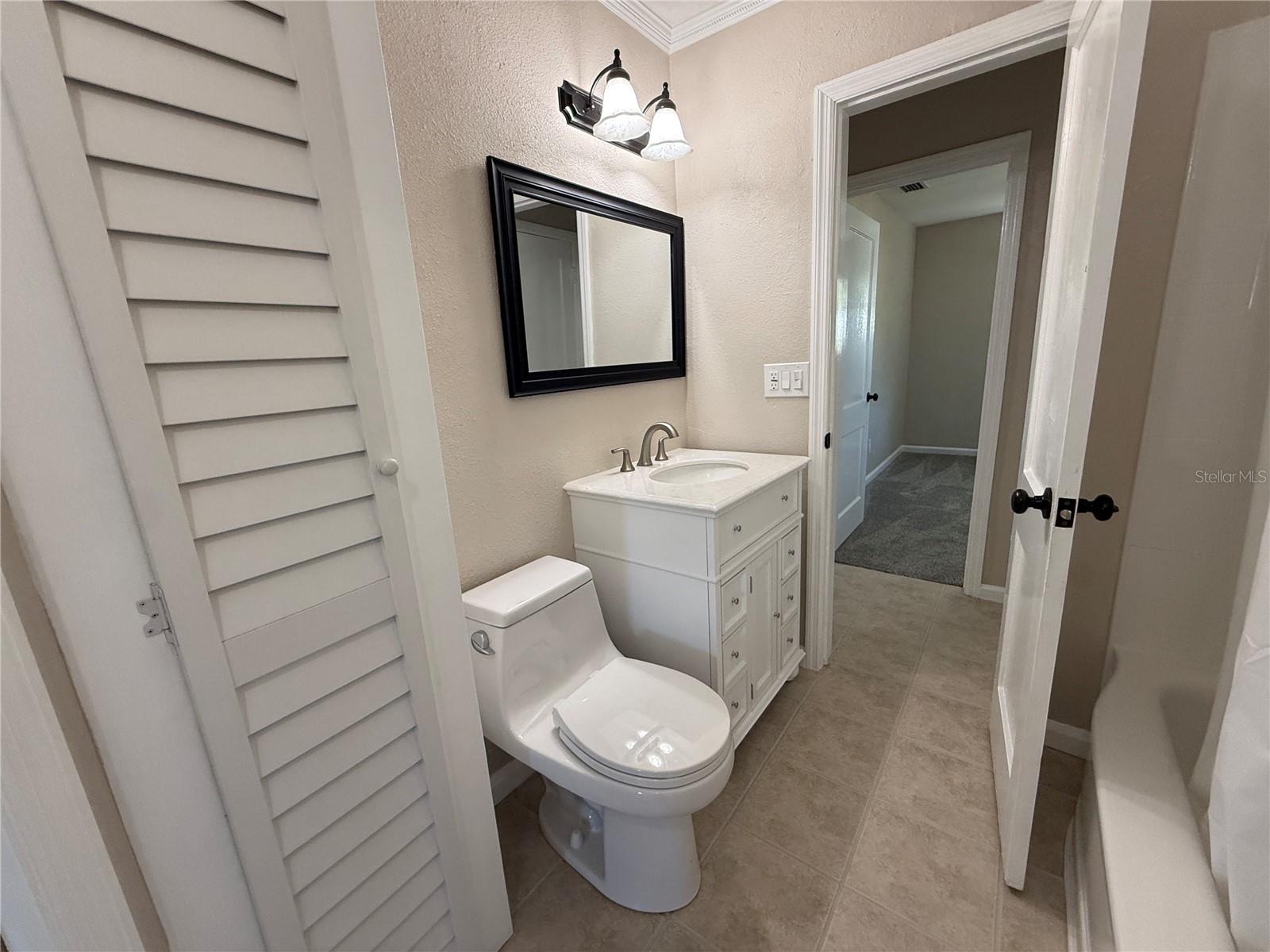 Image 20 of 28 For 6923 Dartmouth Avenue N