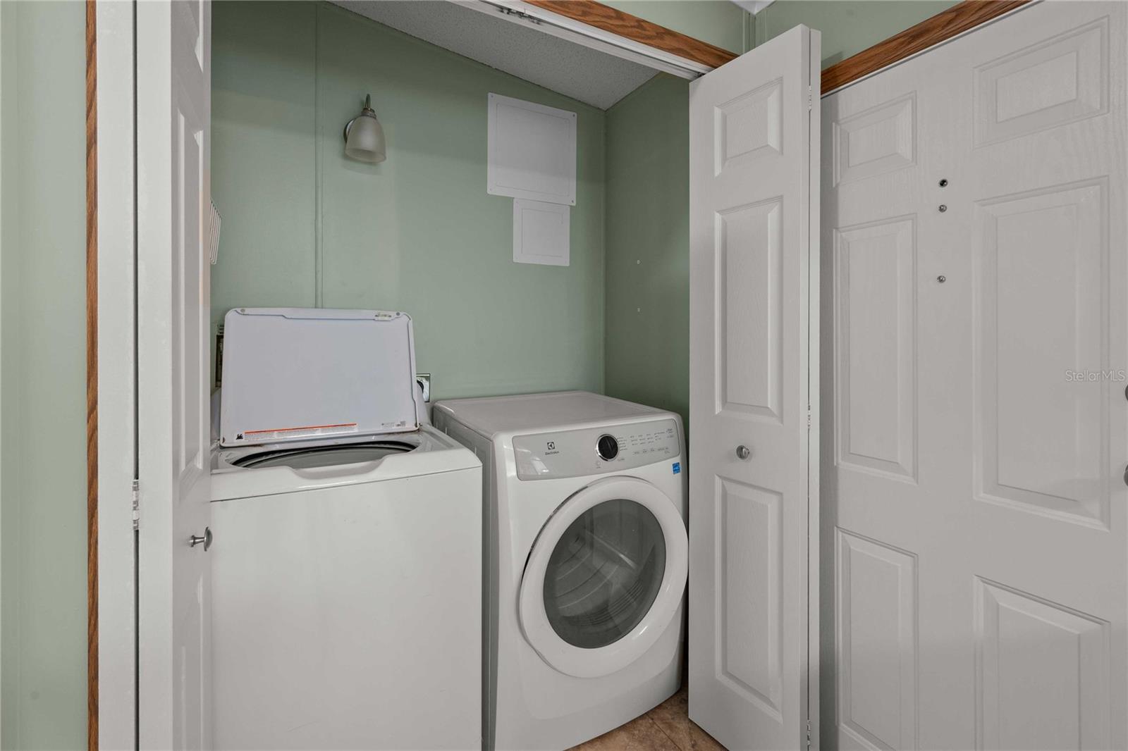 Image 24 of 55 For 7039 Siesta Street