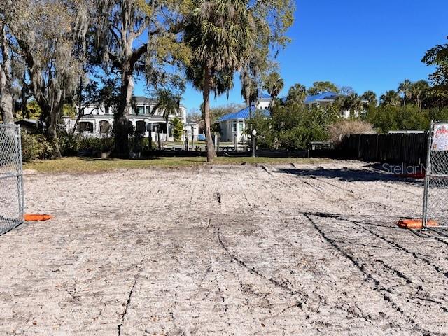 Image 3 of 5 For 2640 Dundee Street