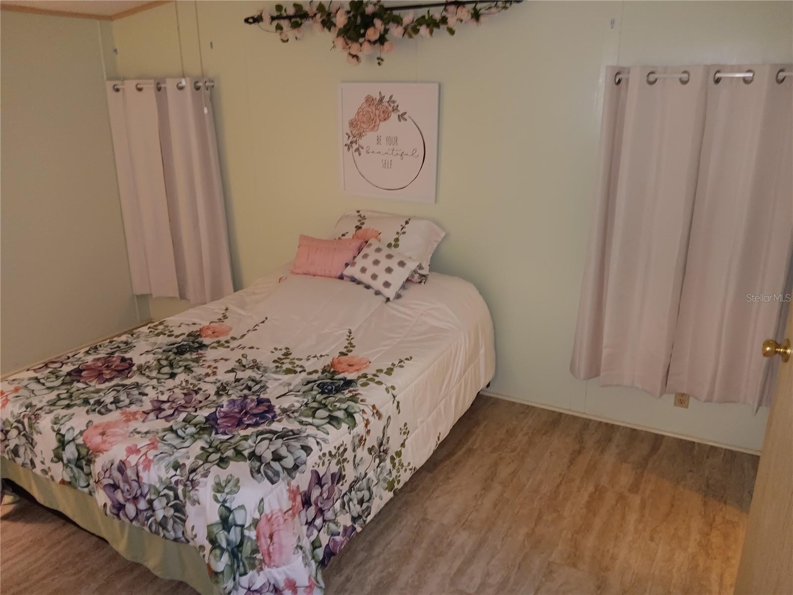 Image 16 of 44 For 37536 Amigo Drive