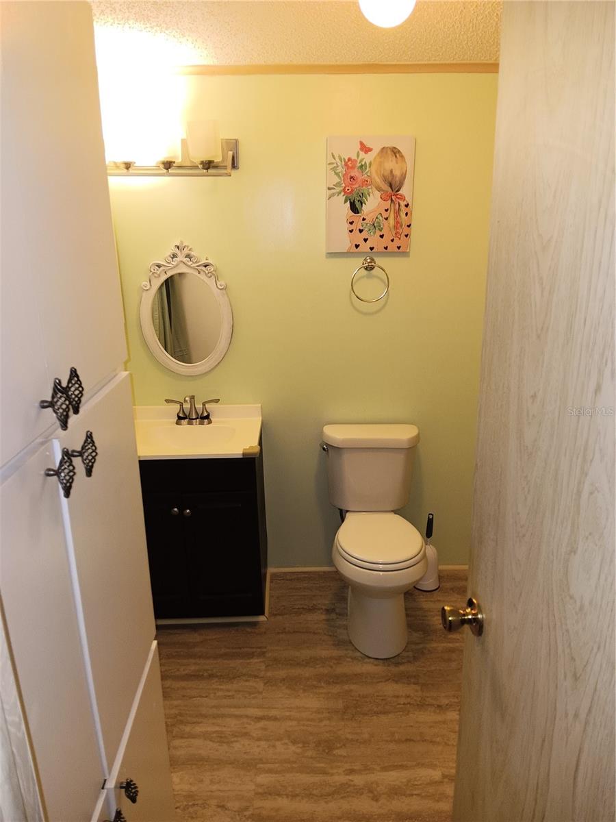 Image 20 of 44 For 37536 Amigo Drive