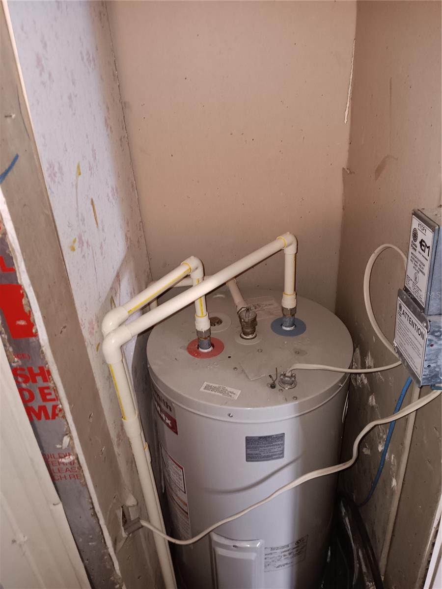 Image 37 of 44 For 37536 Amigo Drive