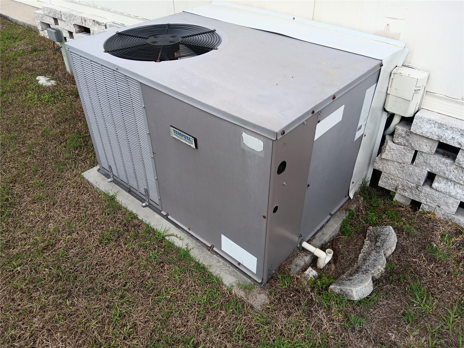 Image 4 of 44 For 37536 Amigo Drive