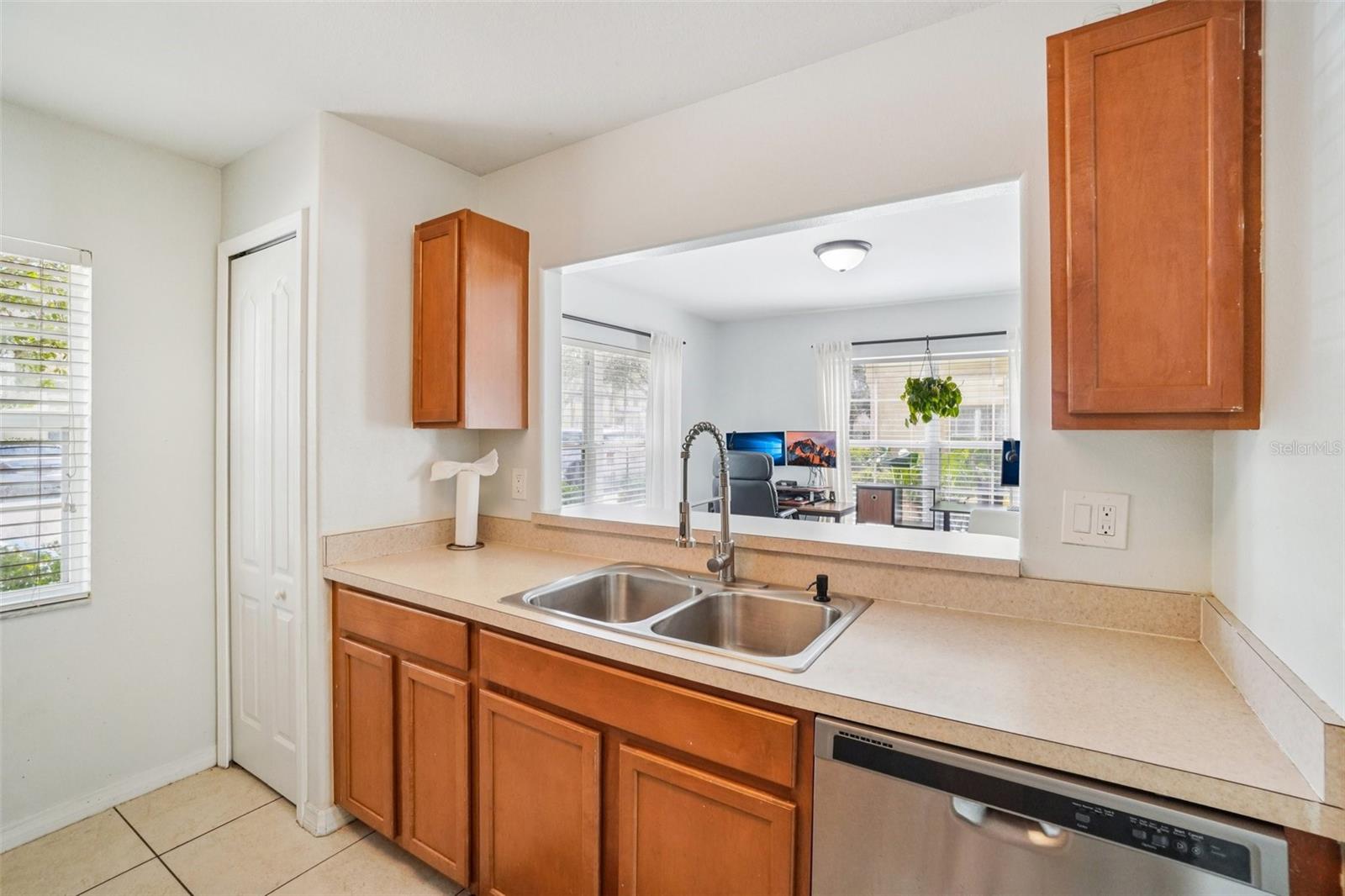 Image 10 of 32 For 12937 Trade Port Place