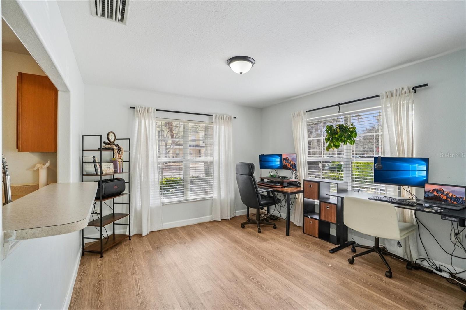 Image 13 of 32 For 12937 Trade Port Place