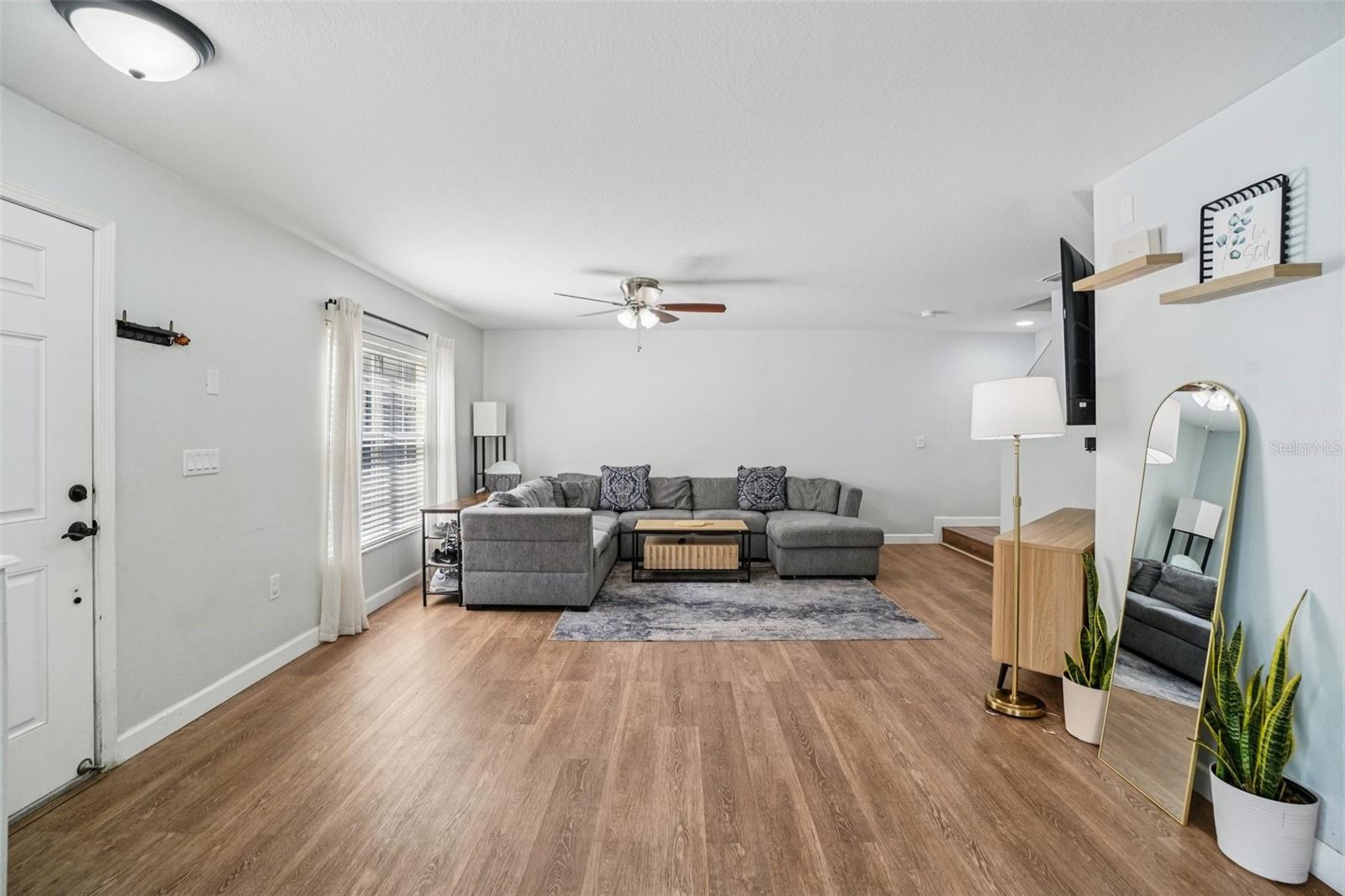 Image 8 of 32 For 12937 Trade Port Place