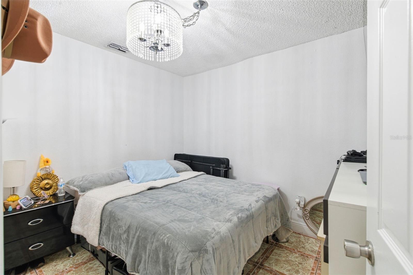 Image 15 of 60 For 2706 Powhatan Avenue