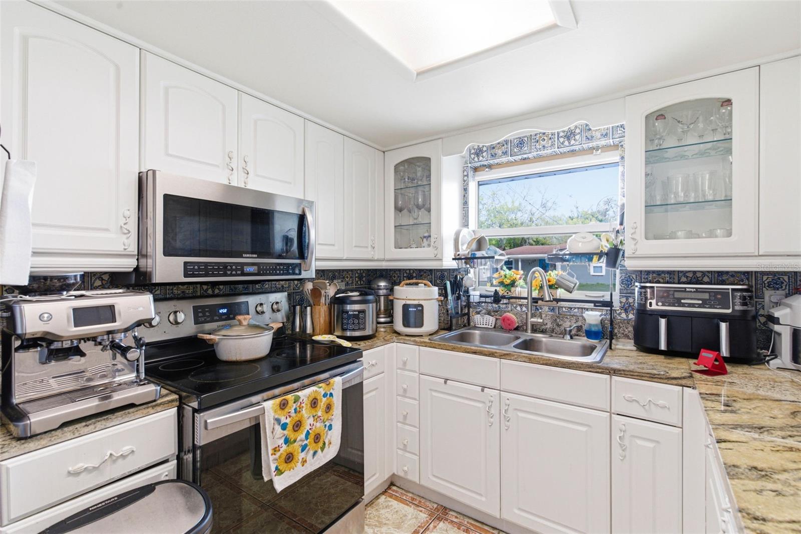 Image 17 of 60 For 2706 Powhatan Avenue