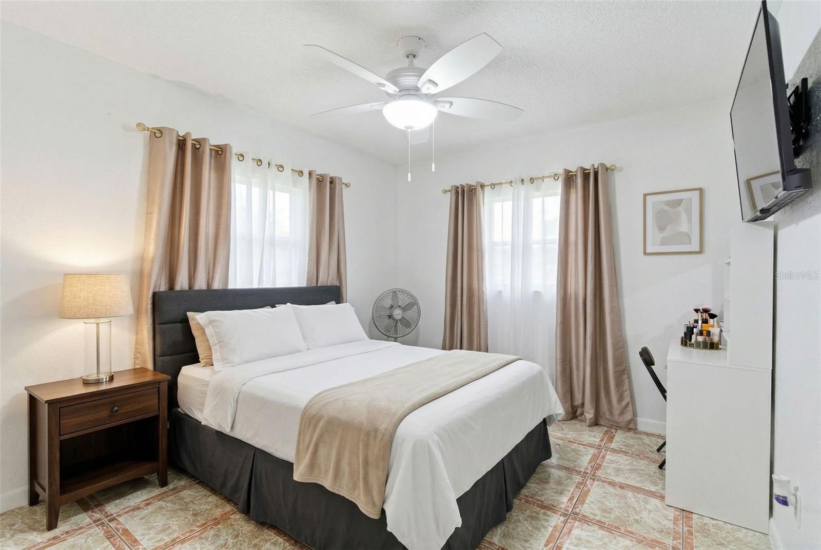 Image 32 of 60 For 2706 Powhatan Avenue