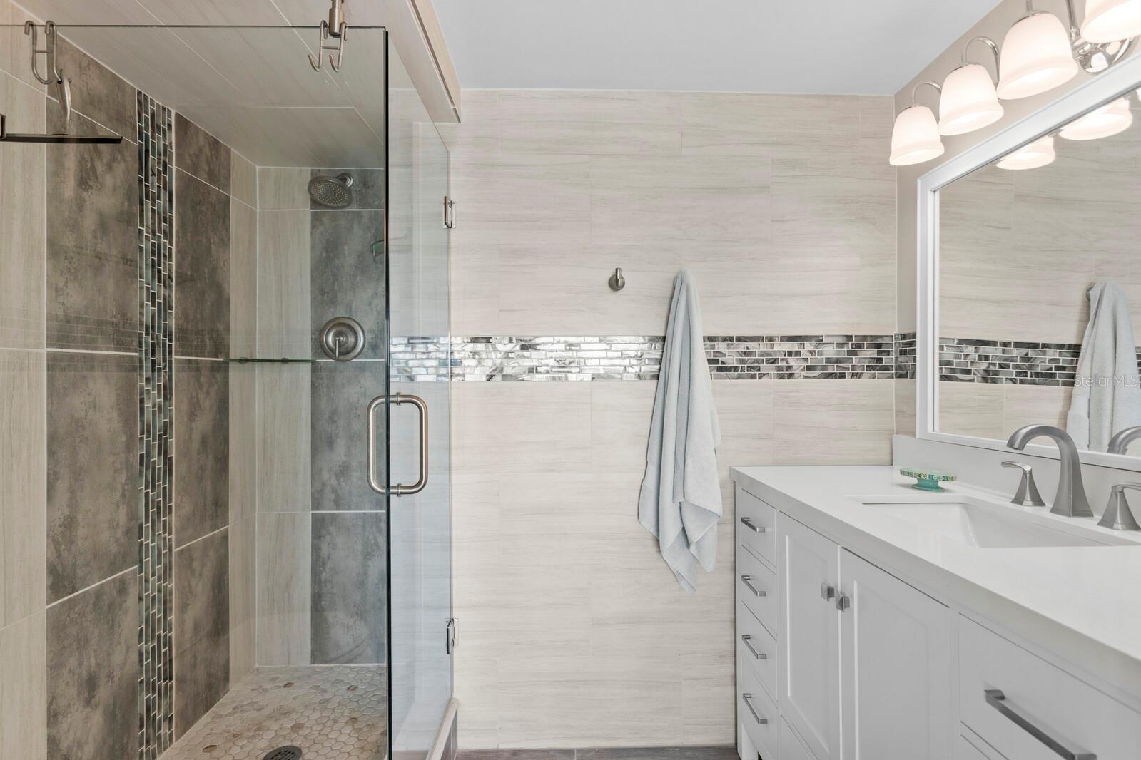 Image 12 of 23 For 1200 Shore Drive Ne 407