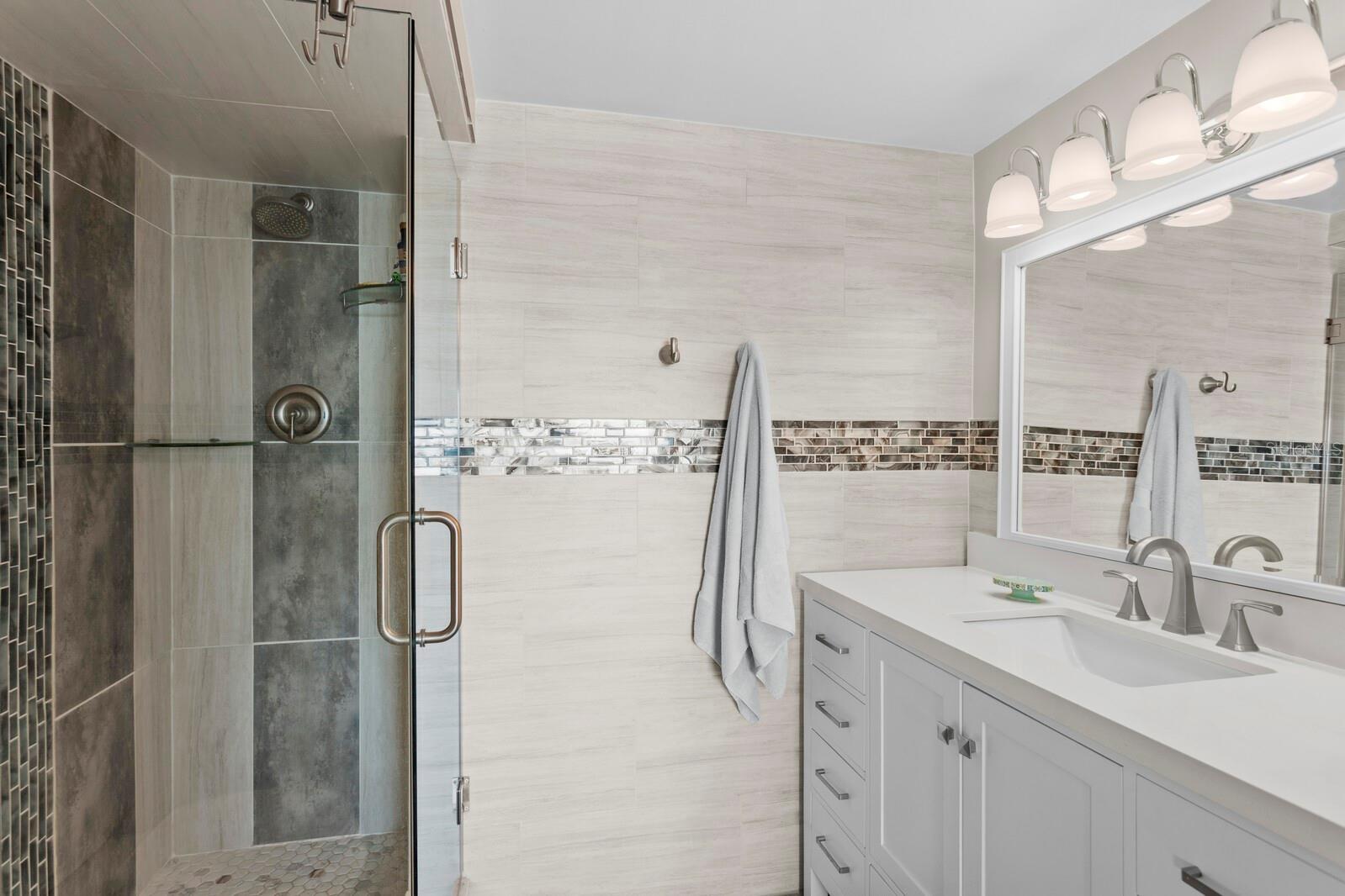 Image 13 of 23 For 1200 Shore Drive Ne 407