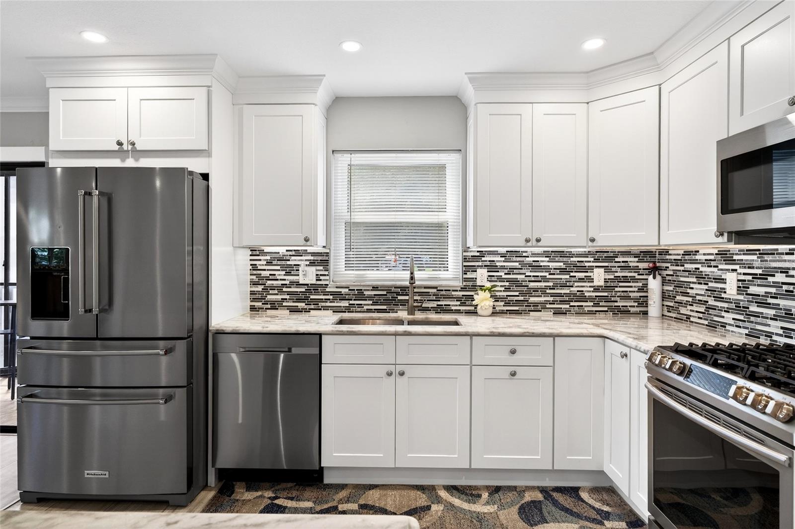 Image 10 of 65 For 6190 80th Street N 211