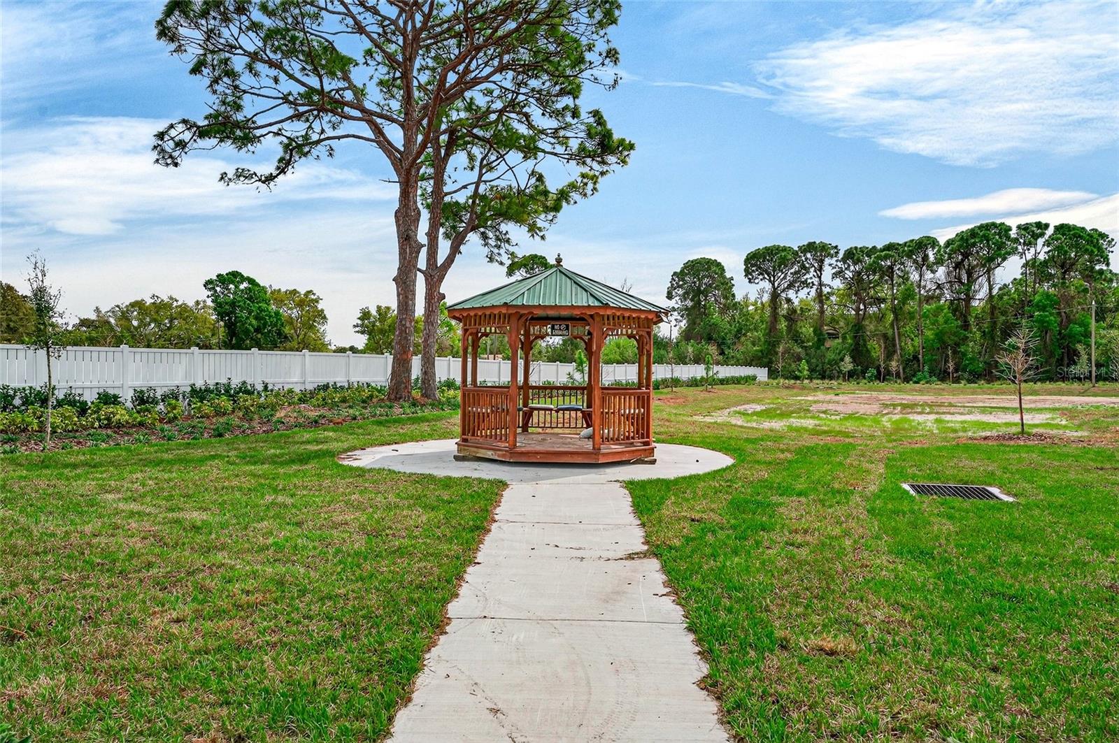 Image 39 of 65 For 6190 80th Street N 211