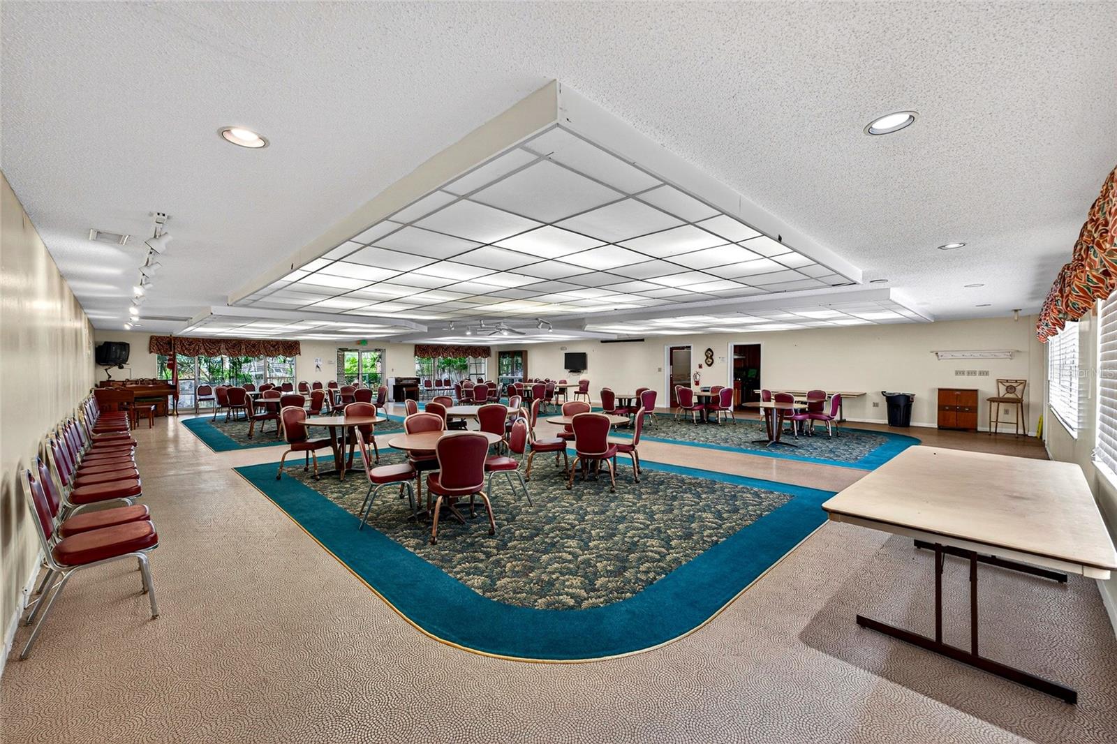 Image 40 of 65 For 6190 80th Street N 211