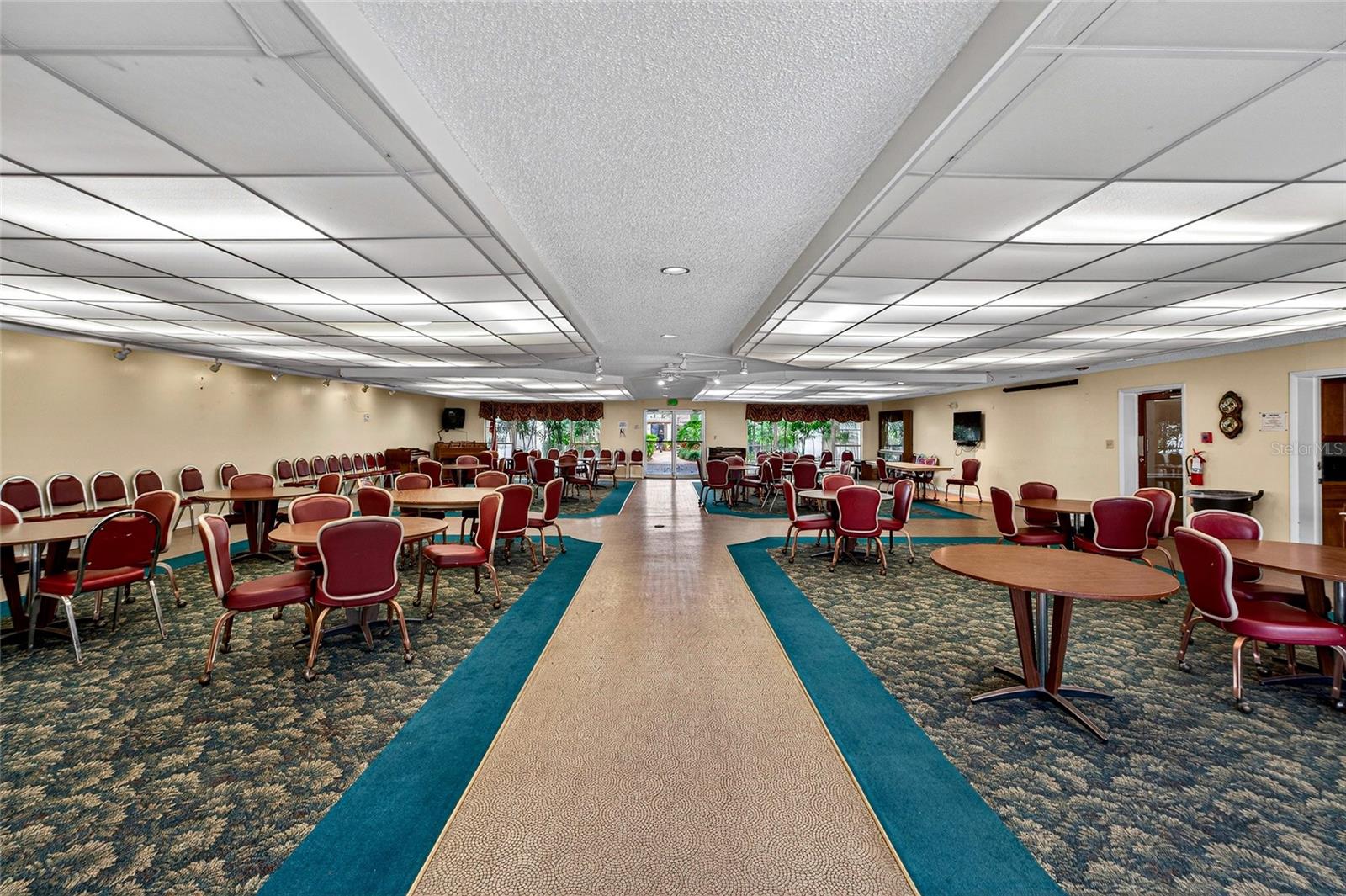 Image 41 of 65 For 6190 80th Street N 211