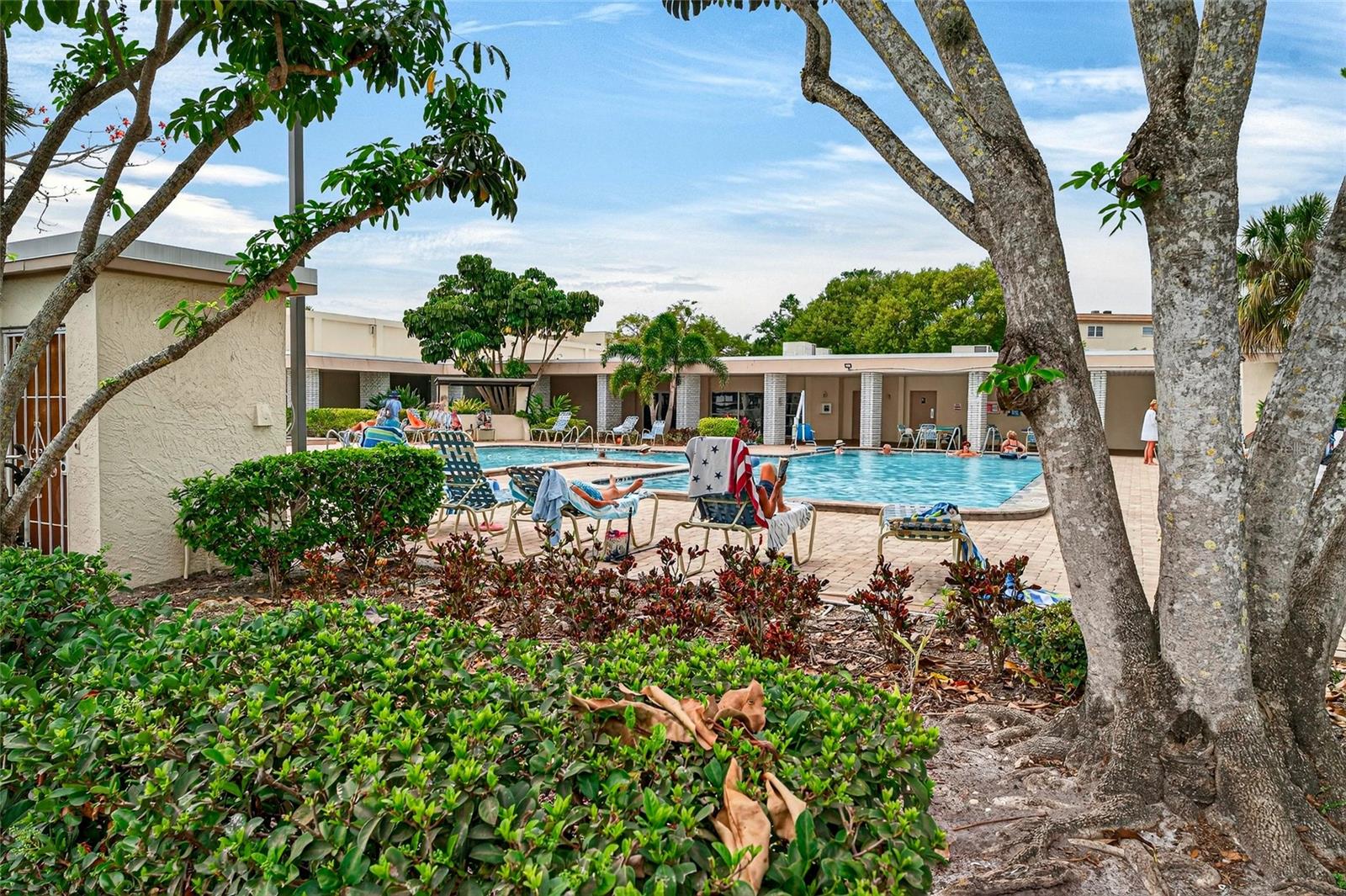 Image 44 of 65 For 6190 80th Street N 211