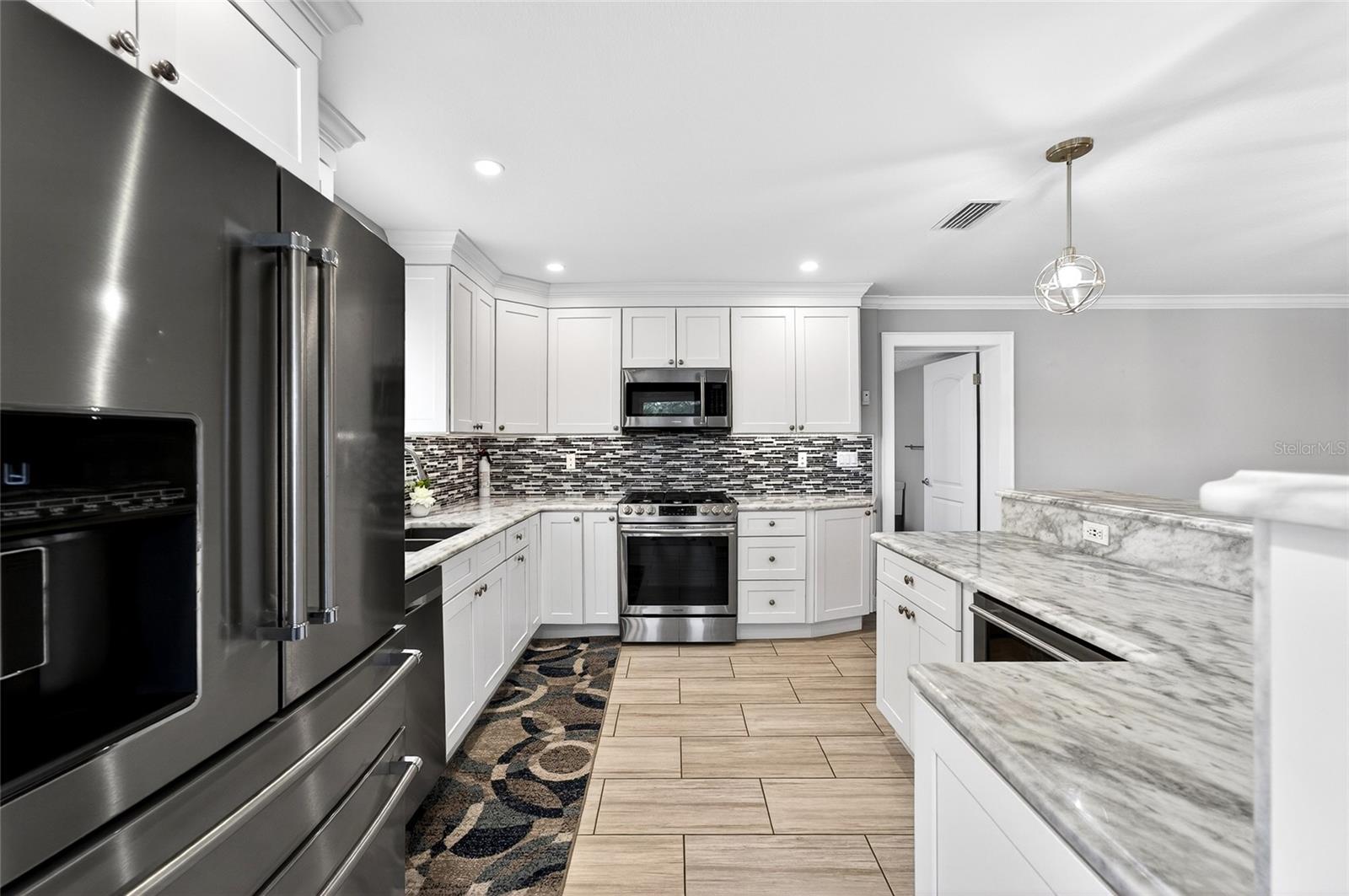 Image 9 of 65 For 6190 80th Street N 211