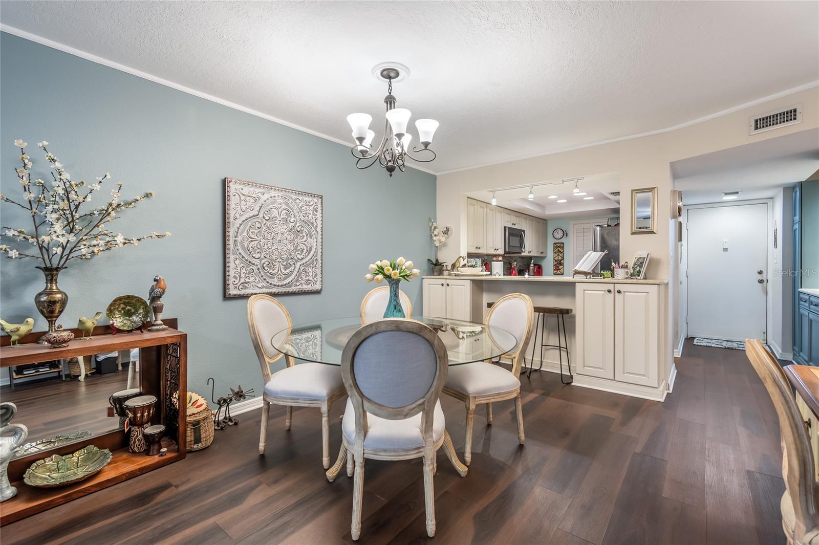 Image 8 of 55 For 90 Highland Avenue 318