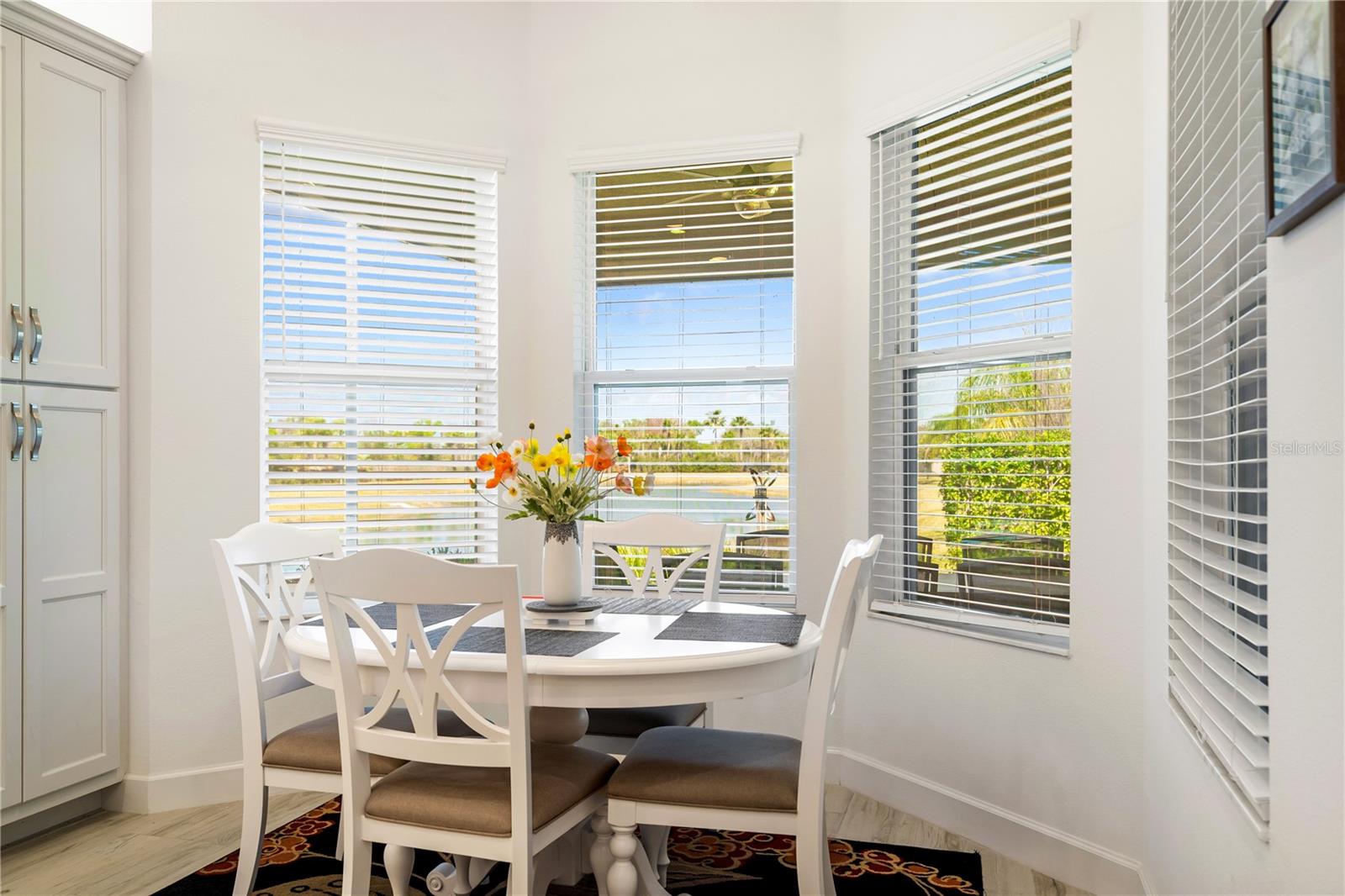 Listing photo id 15 for 4924 Pamplona Court