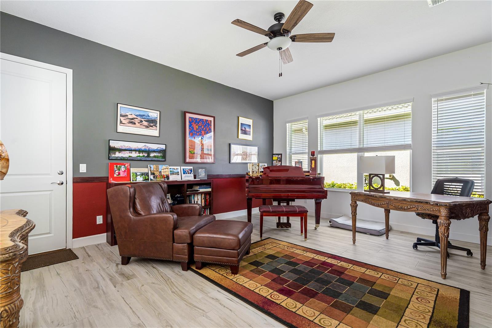 Listing photo id 17 for 4924 Pamplona Court