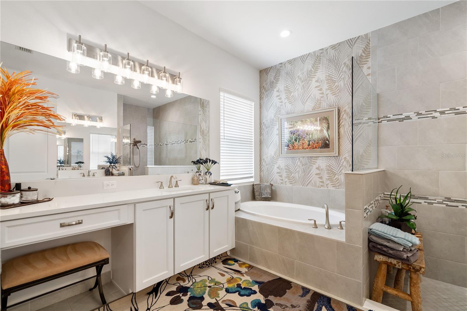 Listing photo id 33 for 4924 Pamplona Court